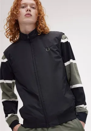 Fred Perry - The Brentham Black - Vest Solution rehearsal