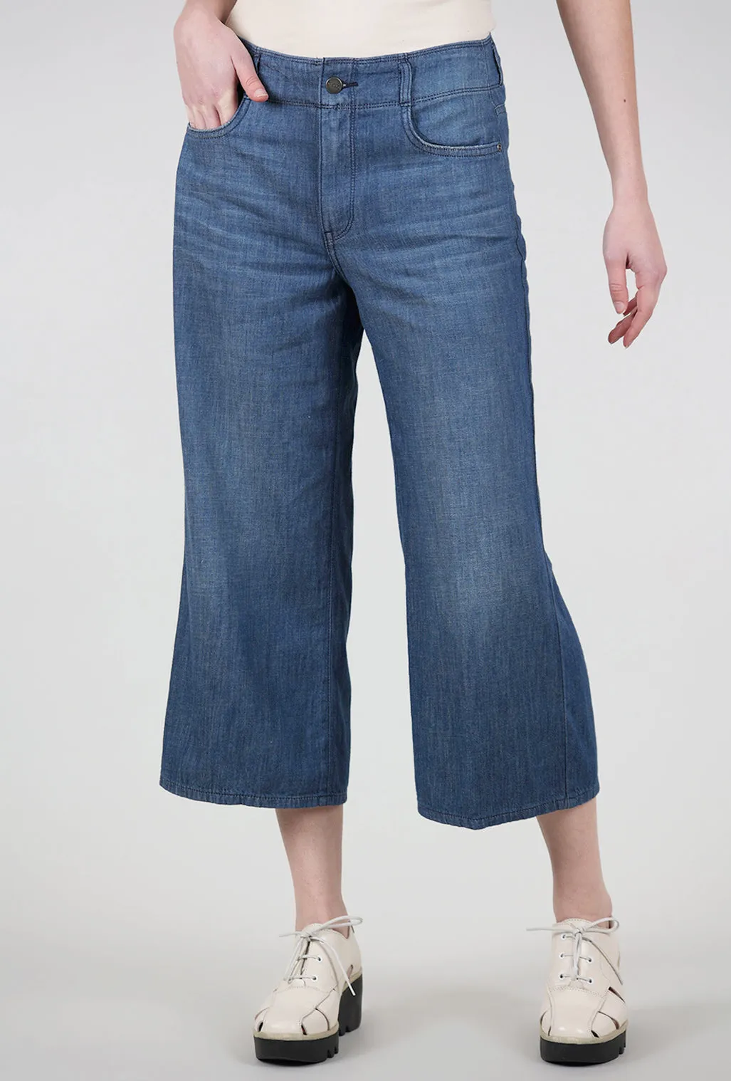 clean design Versatile use Brigitte Wide-Leg Crop Jean, Mission Blue
