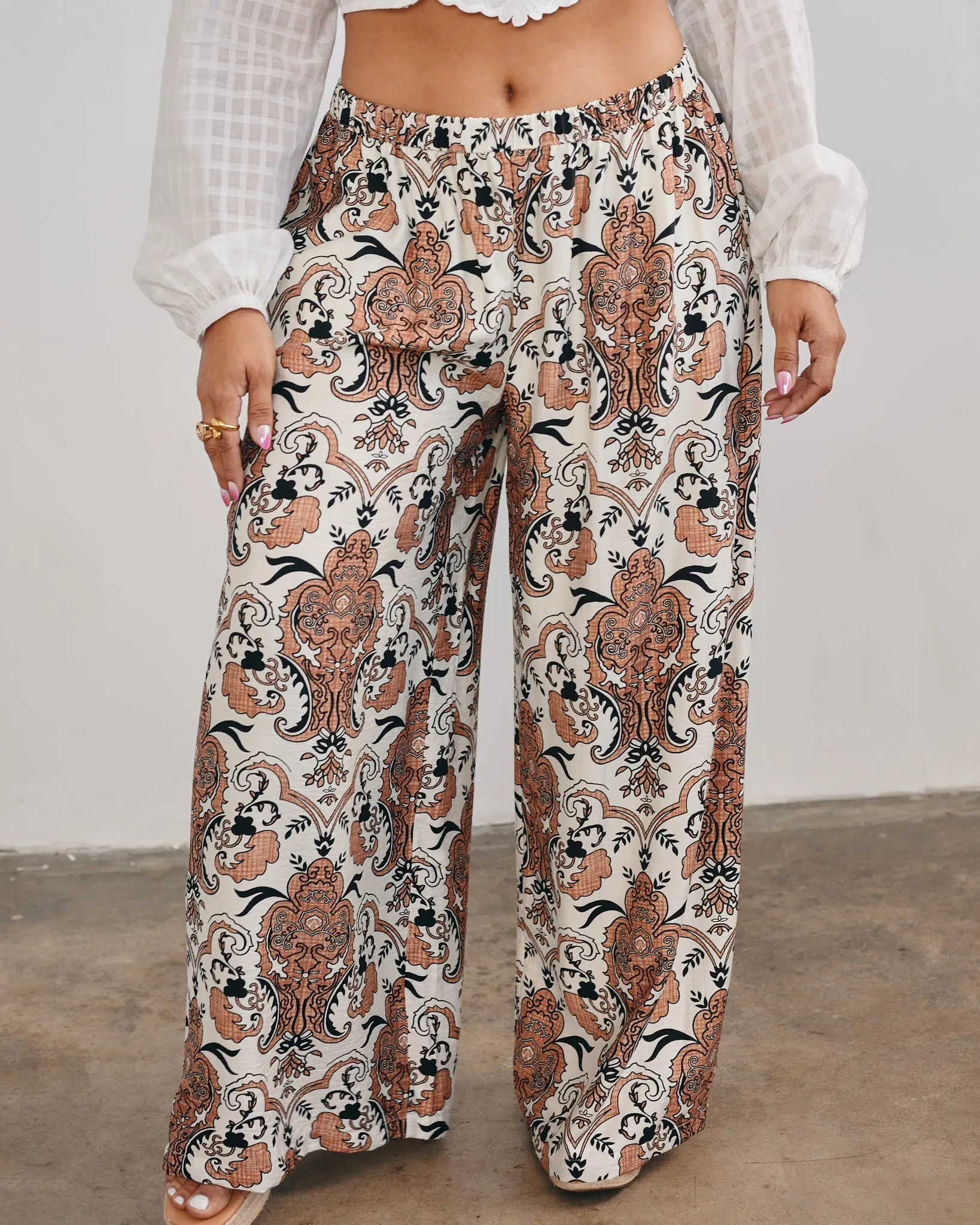 Ami Pant elegant design