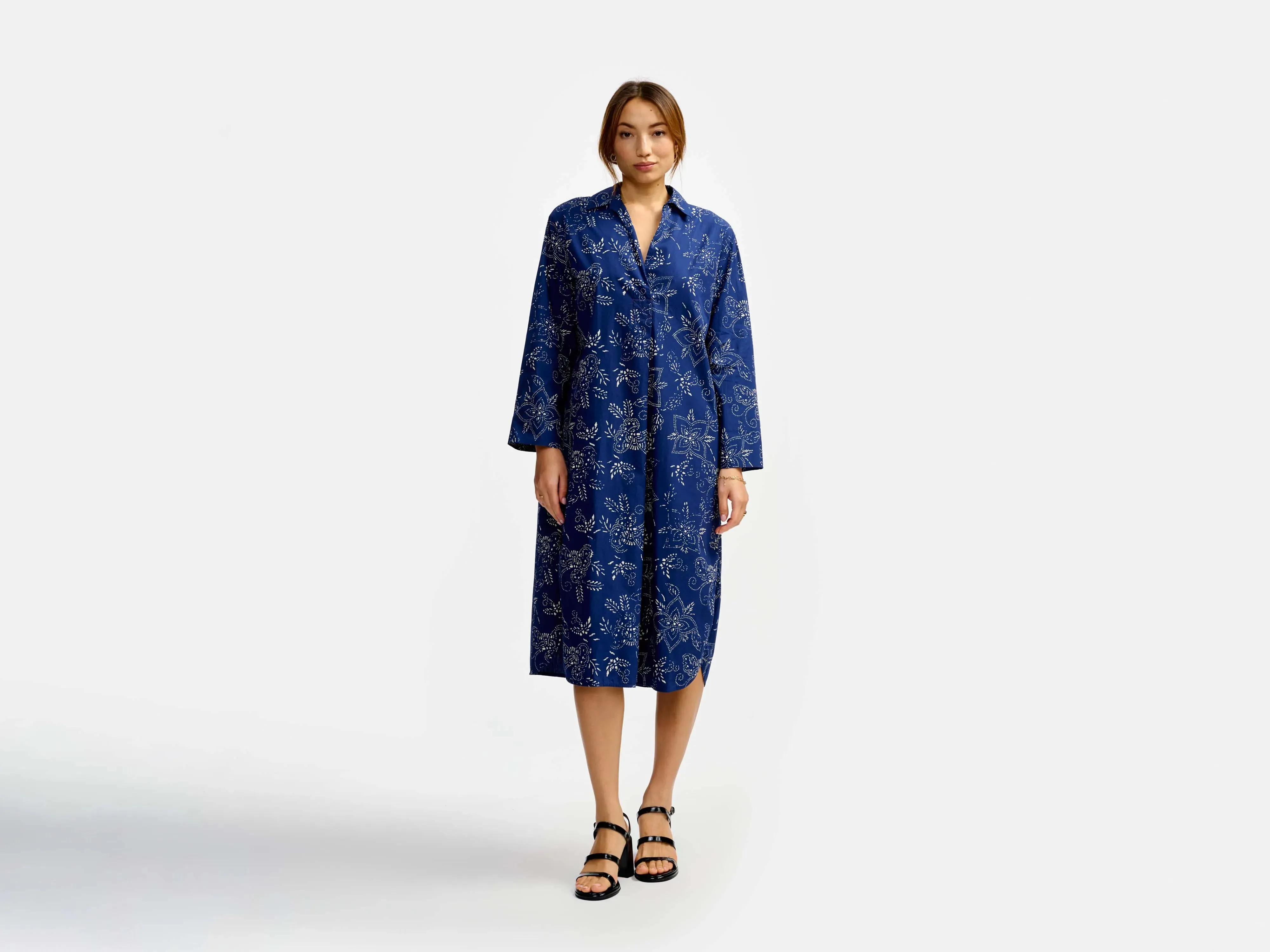 atoms dress (241 / W / COMBO A) light layering