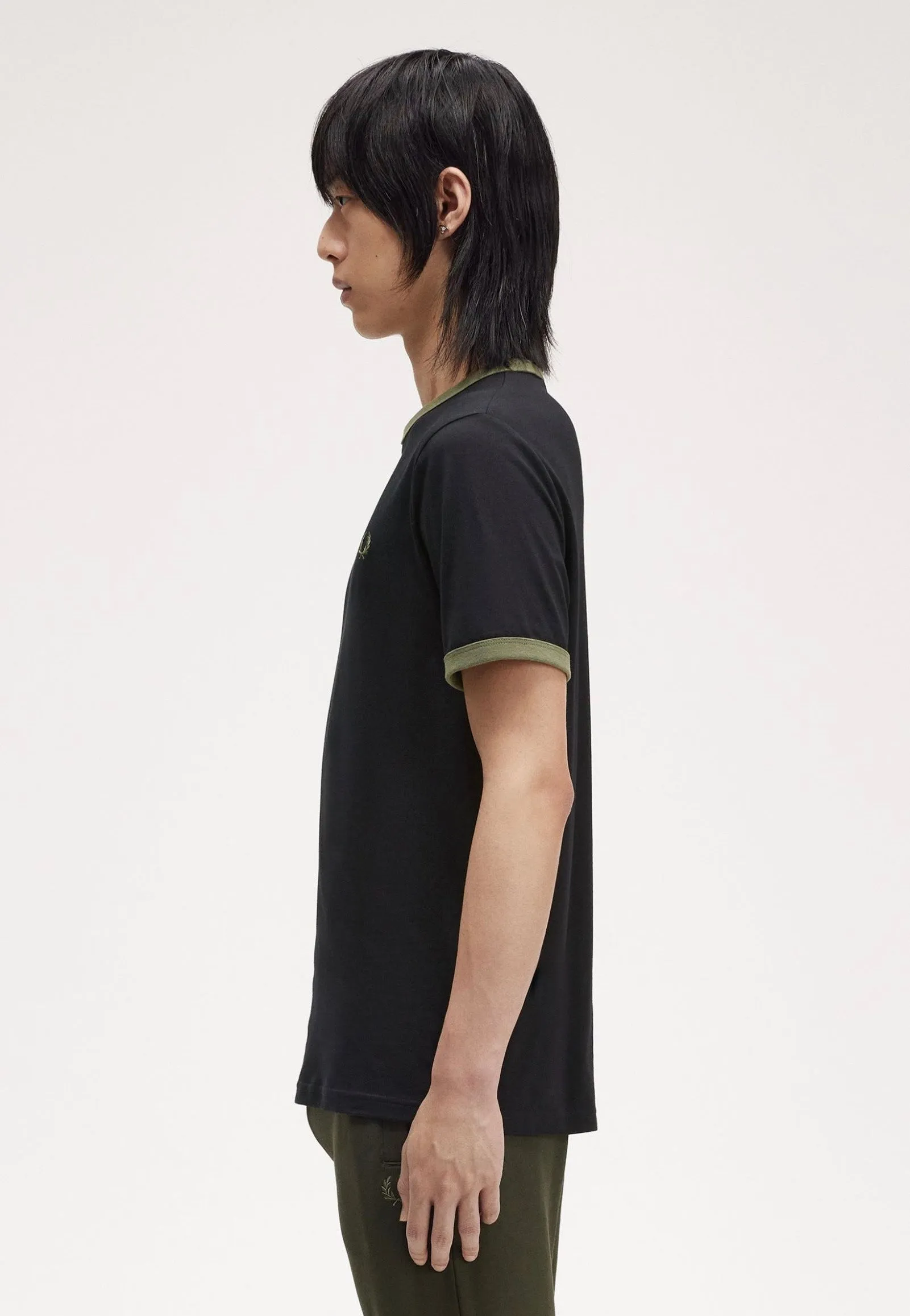 Beaded details Fred Perry - Ringer Black/Lr Wgre - T-Shirt