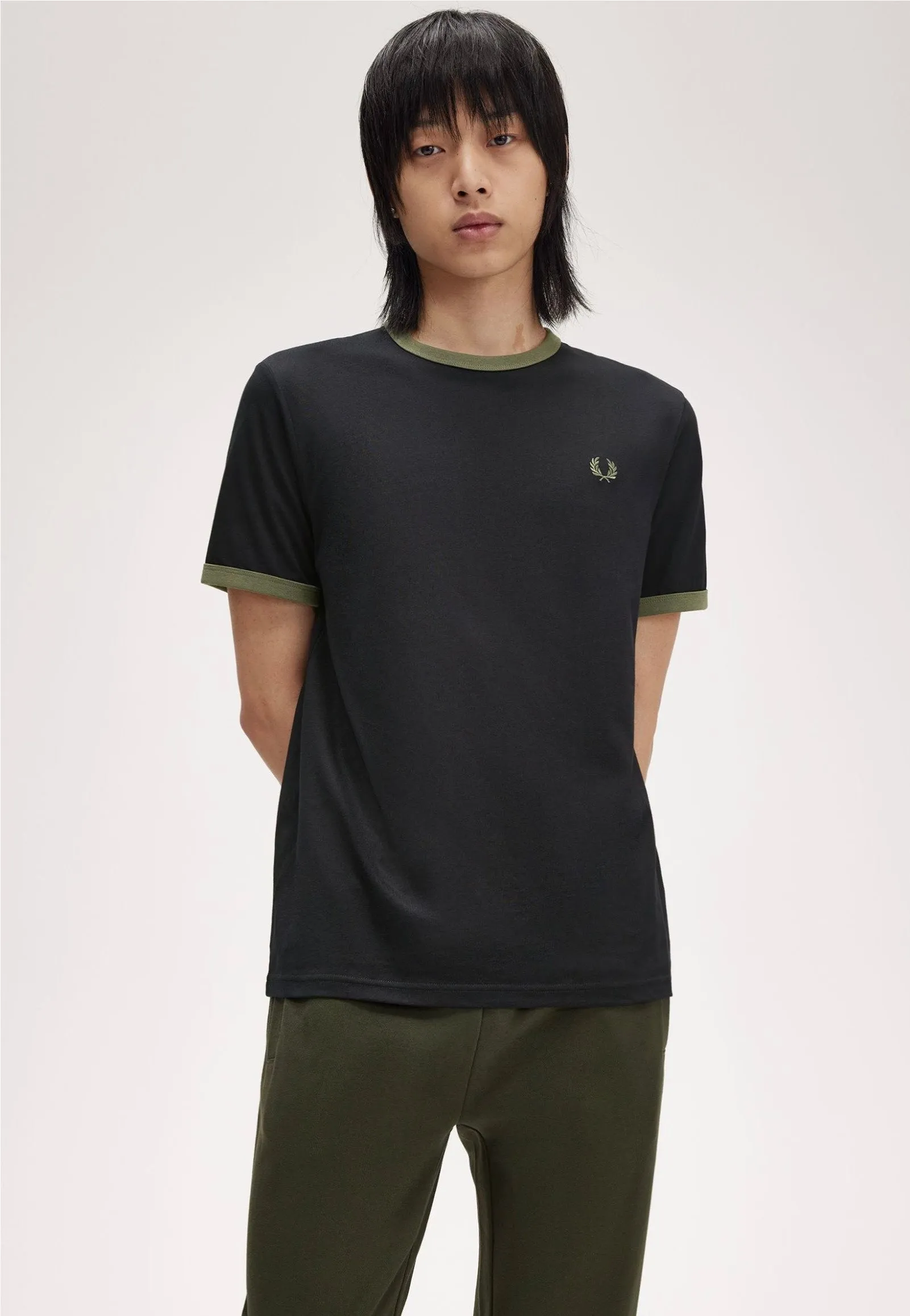 Beaded details Fred Perry - Ringer Black/Lr Wgre - T-Shirt