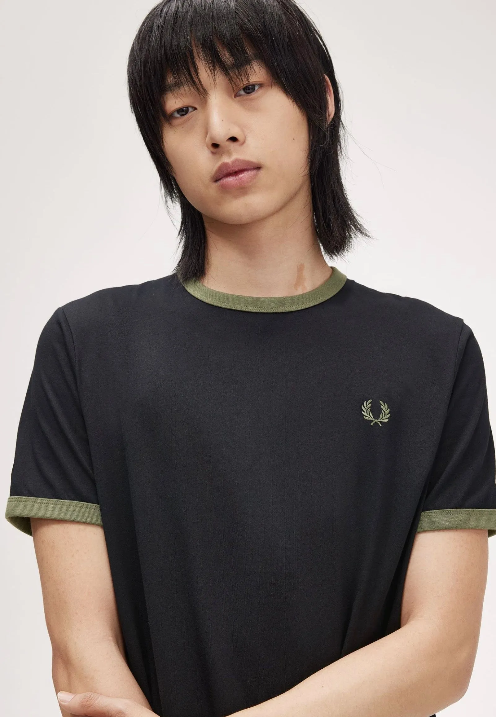 Autumn Wear Minimalist Style Fred Perry - Ringer Black/Lr Wgre - T-Shirt