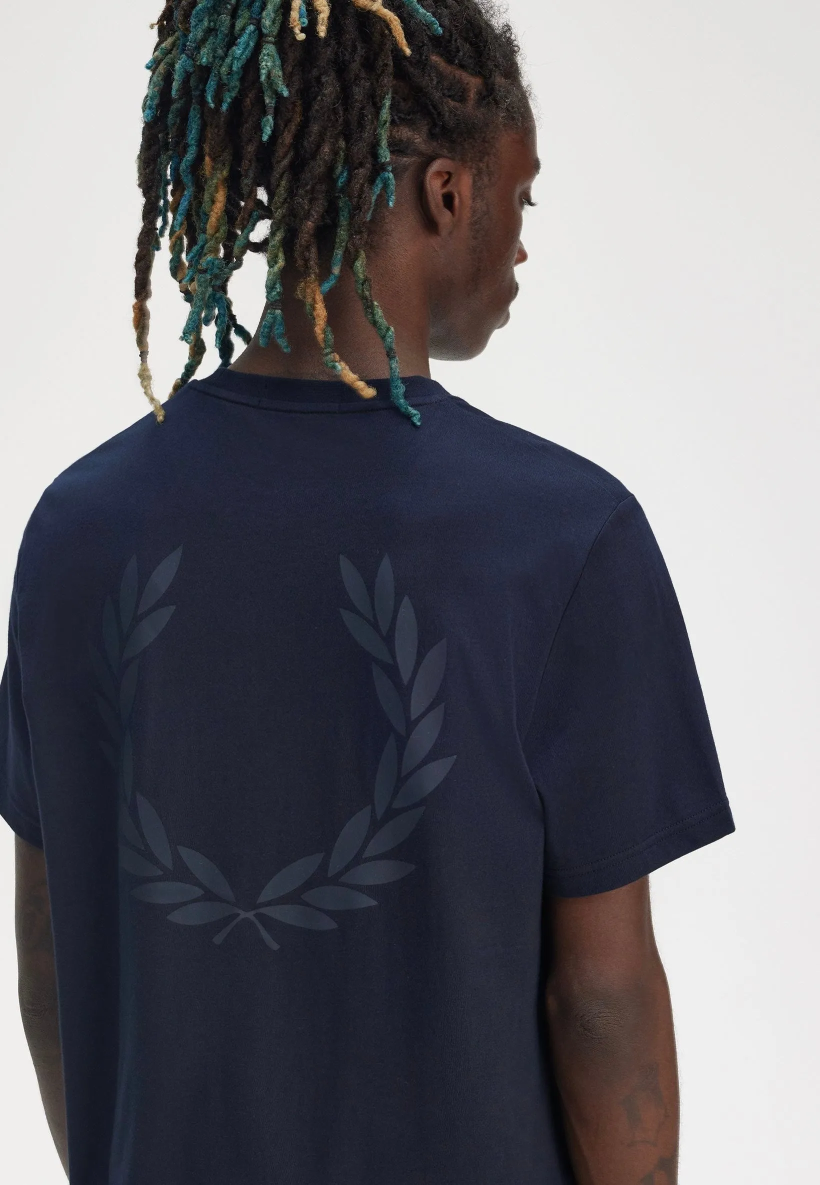 Best Sellers Fred Perry - Rear Powder Laurel Graphic Navy - T-Shirt