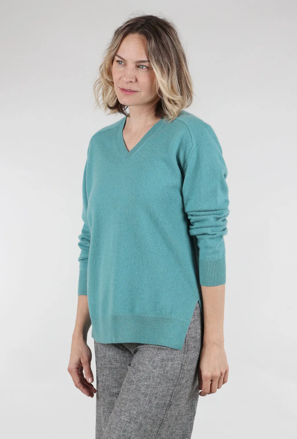 Boyfriend Cashmere Vee Sweater, Malachite Puffy Soft