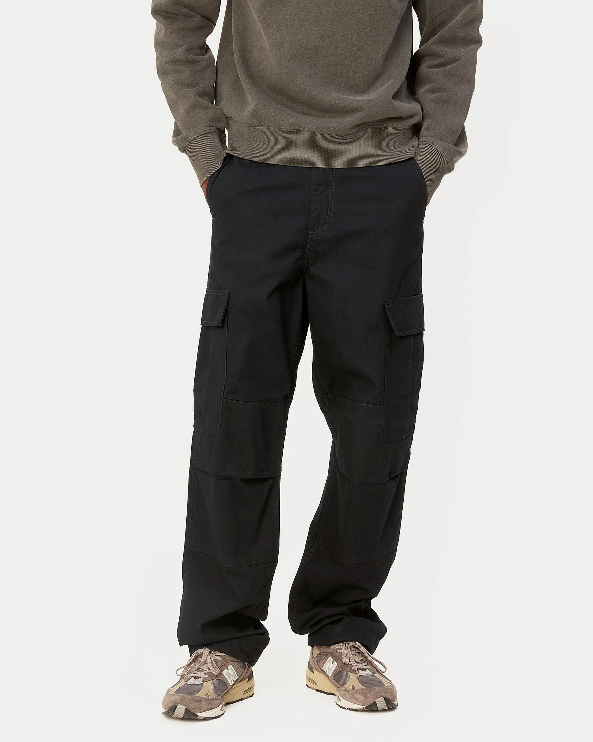 Carhartt WIP Regular Cargo Pant - Black Rinsed | Carhartt WIP Chinos & Non-Denim Pants | JEANSTORE