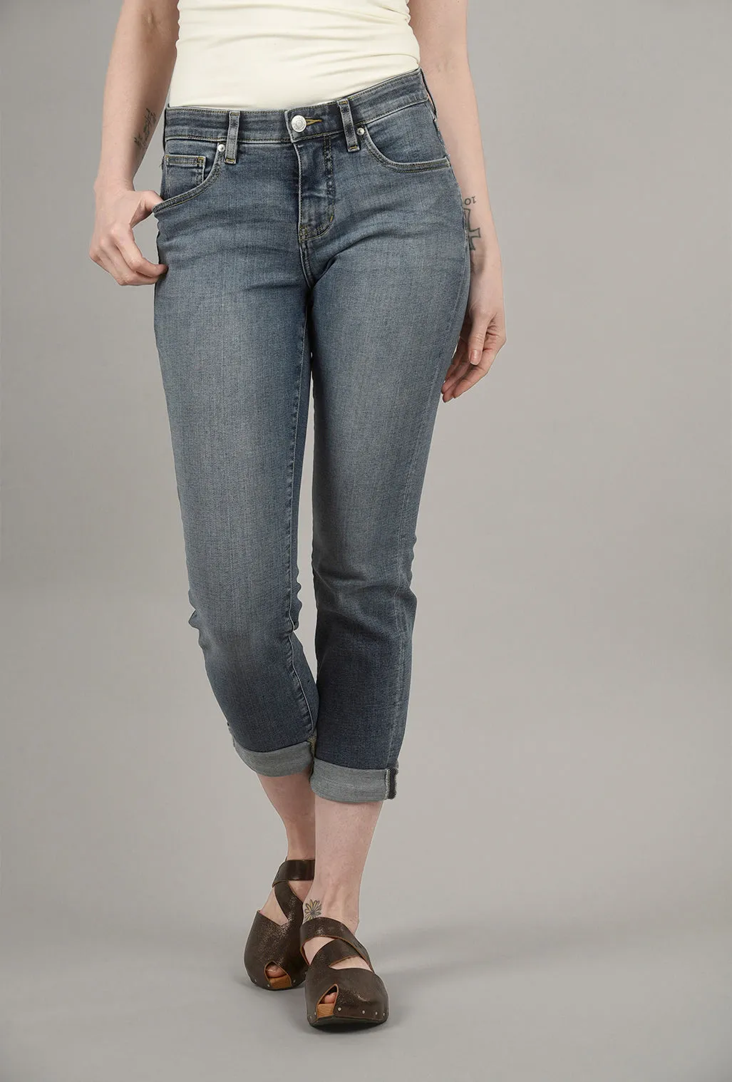 Carter Girlfriend Jeans, Mid-Vintage Blue Perfect Movement