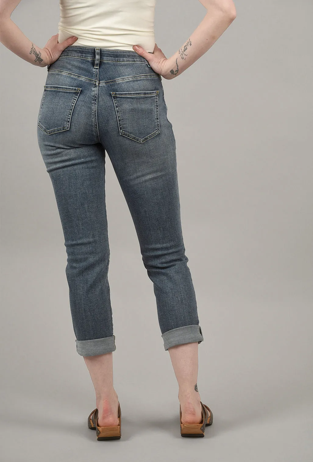 Carter Girlfriend Jeans, Mid-Vintage Blue Perfect Movement