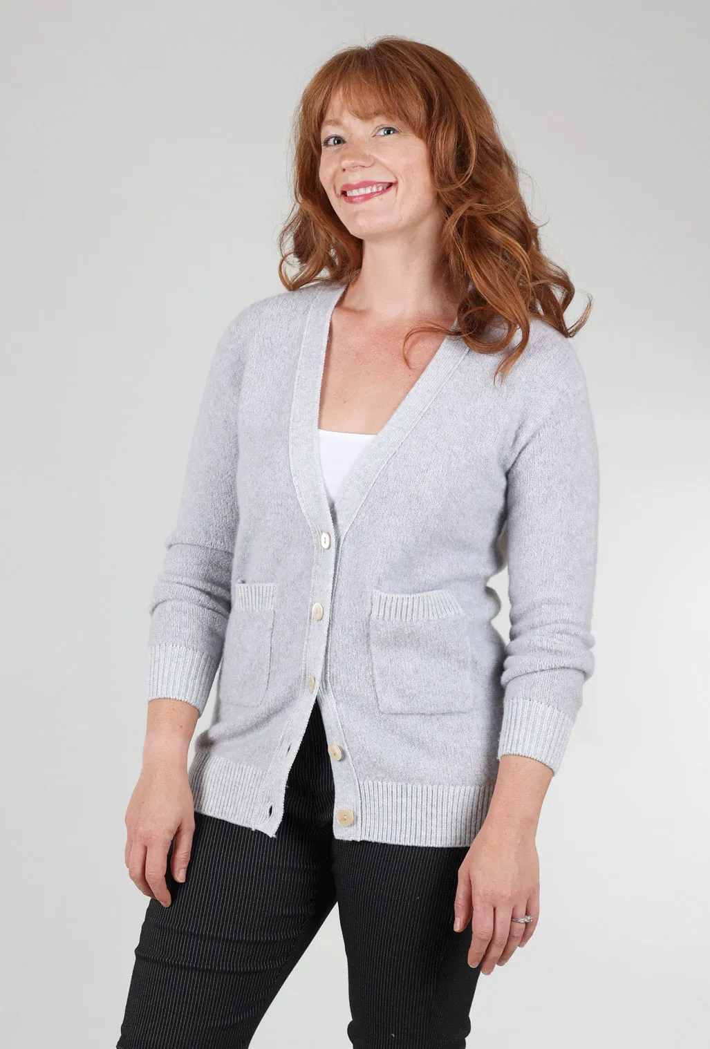 Cashmere Boucle Boyfriend Cardie, Argento Gray Travel Ready