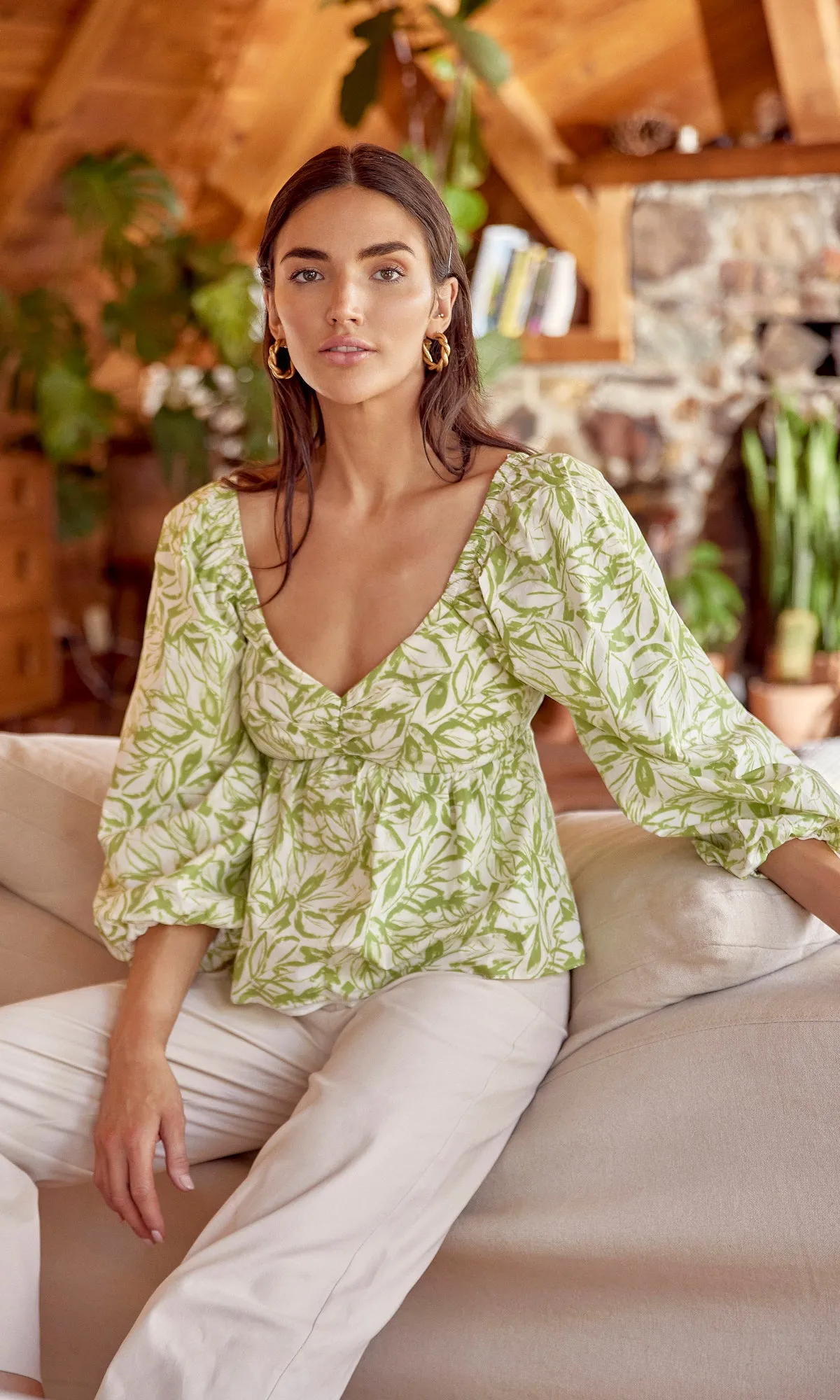 Casual chic Anita Puff Sleeve Tie Back Top