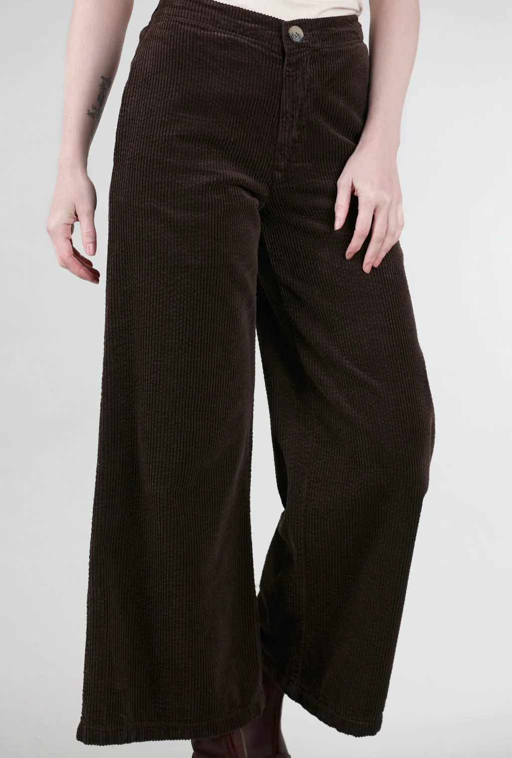 Casual Style Luxe Cord Wide Leg Zip Pant, Mahogany