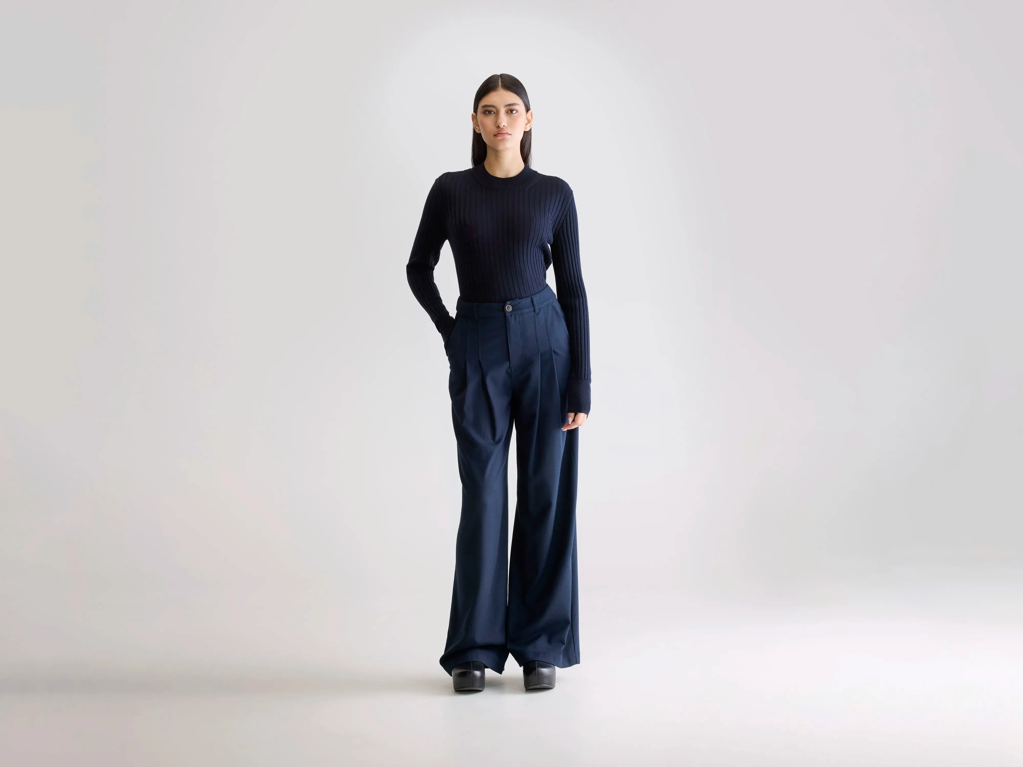 Roomy Fit Office Ready Sixtine tailored trousers (252 / W / NAVY)
