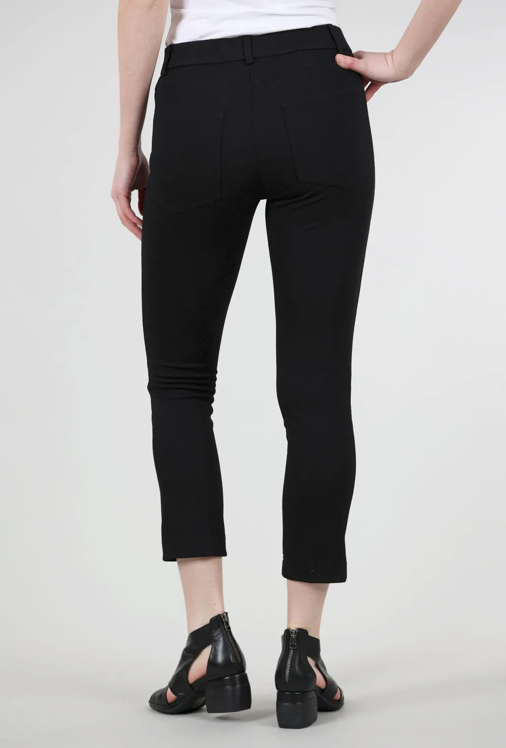 Comfortable Fabric Hayes Crop Pant, Black