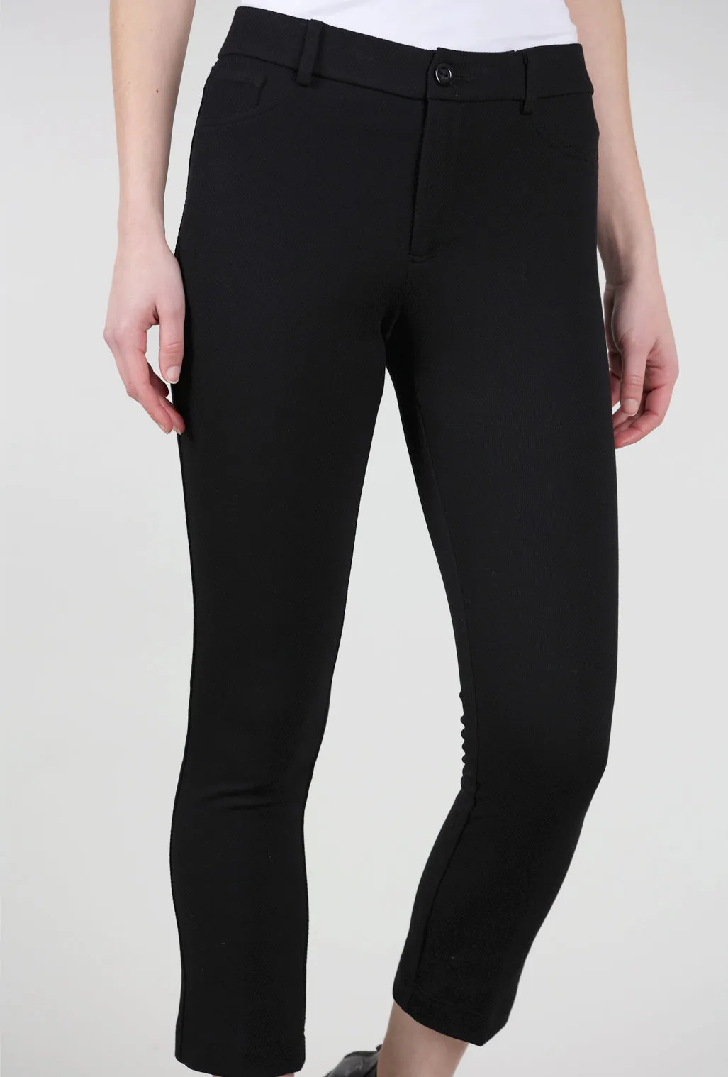 Comfortable Fabric Hayes Crop Pant, Black