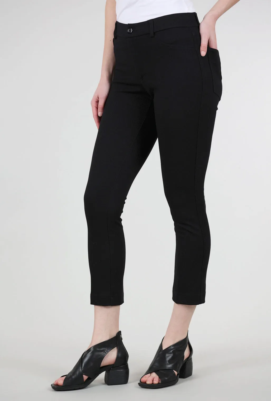 Comfortable Fabric Hayes Crop Pant, Black