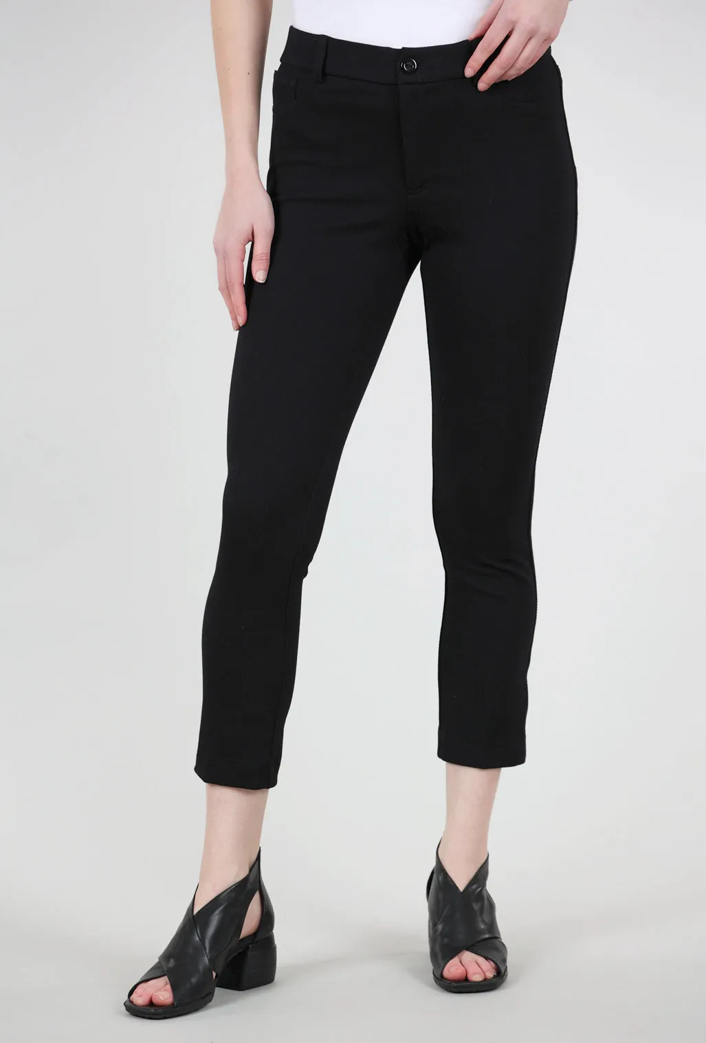 Hayes Crop Pant, Black Perfect Stretch Breathable Comfort