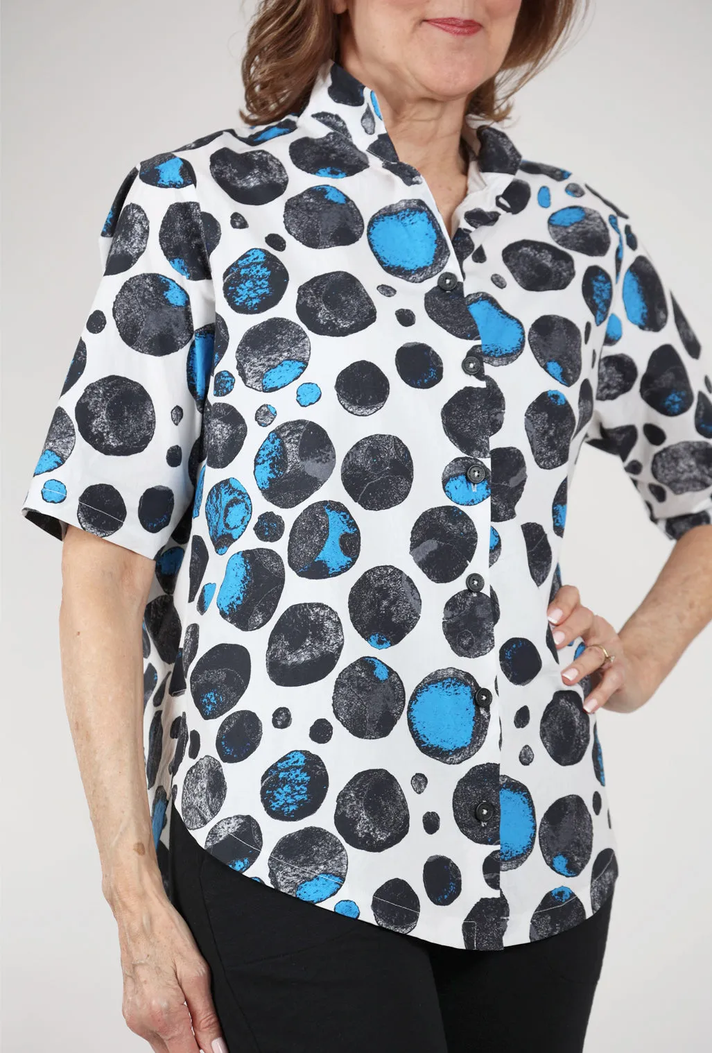 Conquer Shirt, Outline Print Adjustable Fit