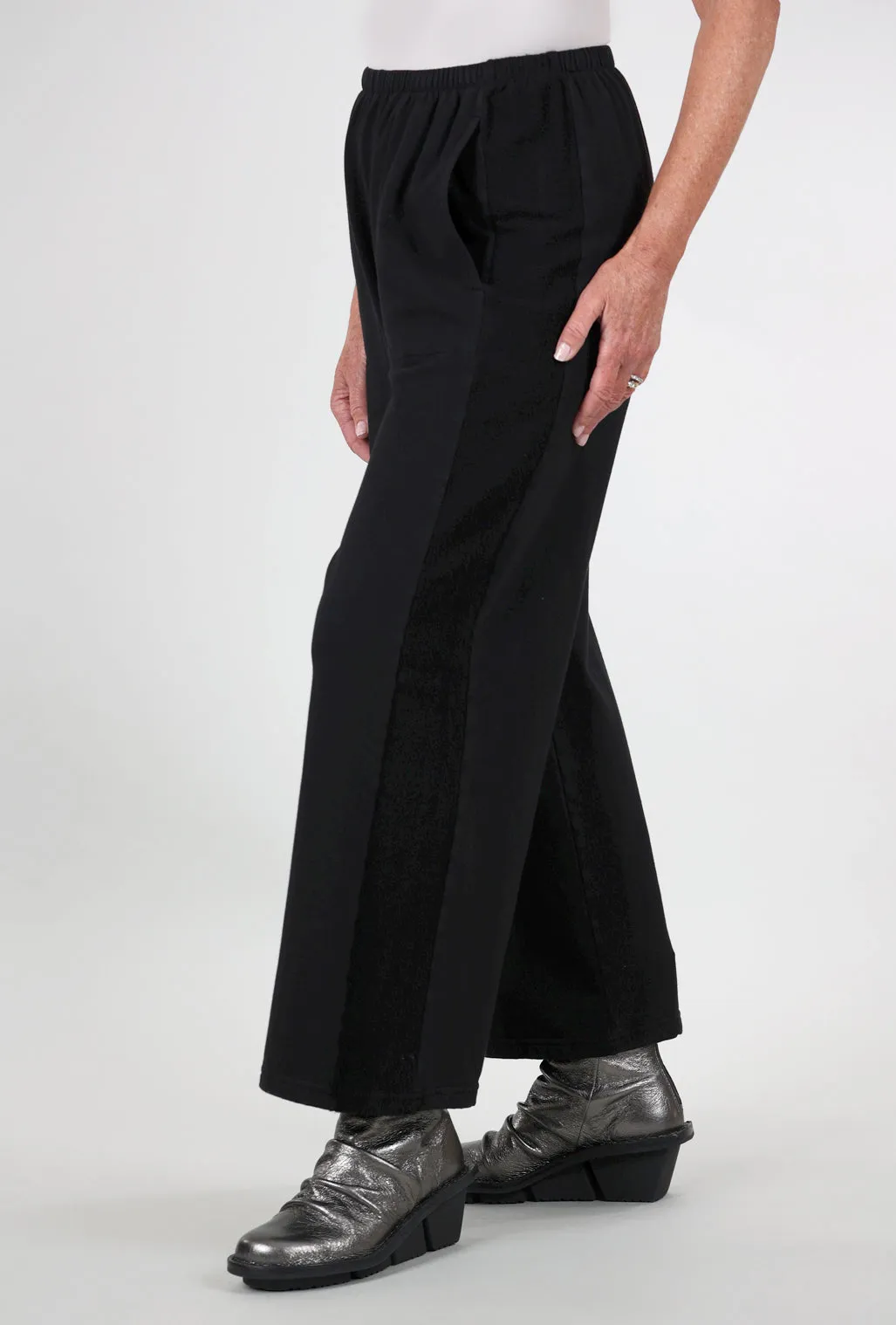 Contrast-Inset Fleece Pant, Black Soft Touch