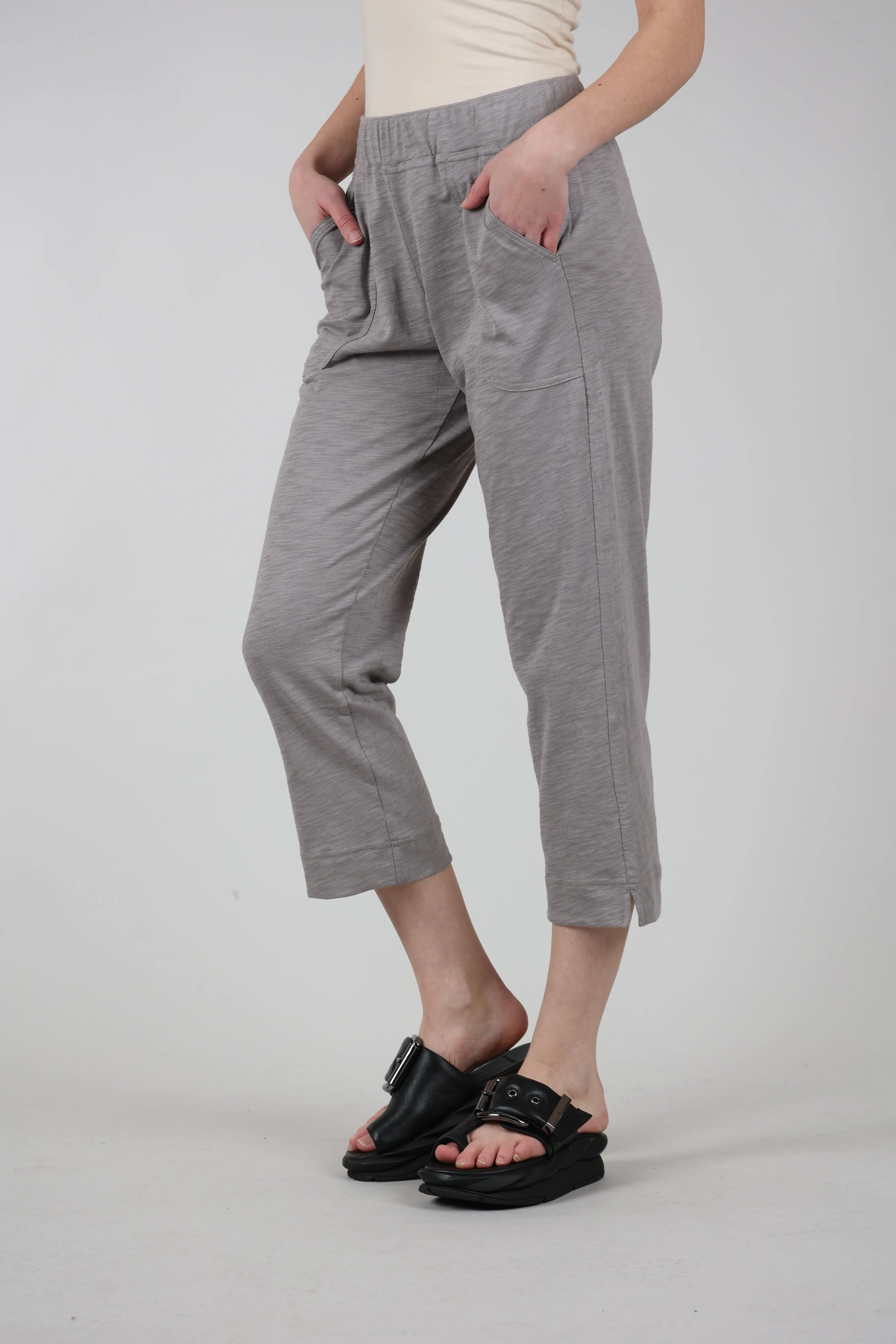 Cotton Slub Pocket Capri Pants, Fog Classic Fit