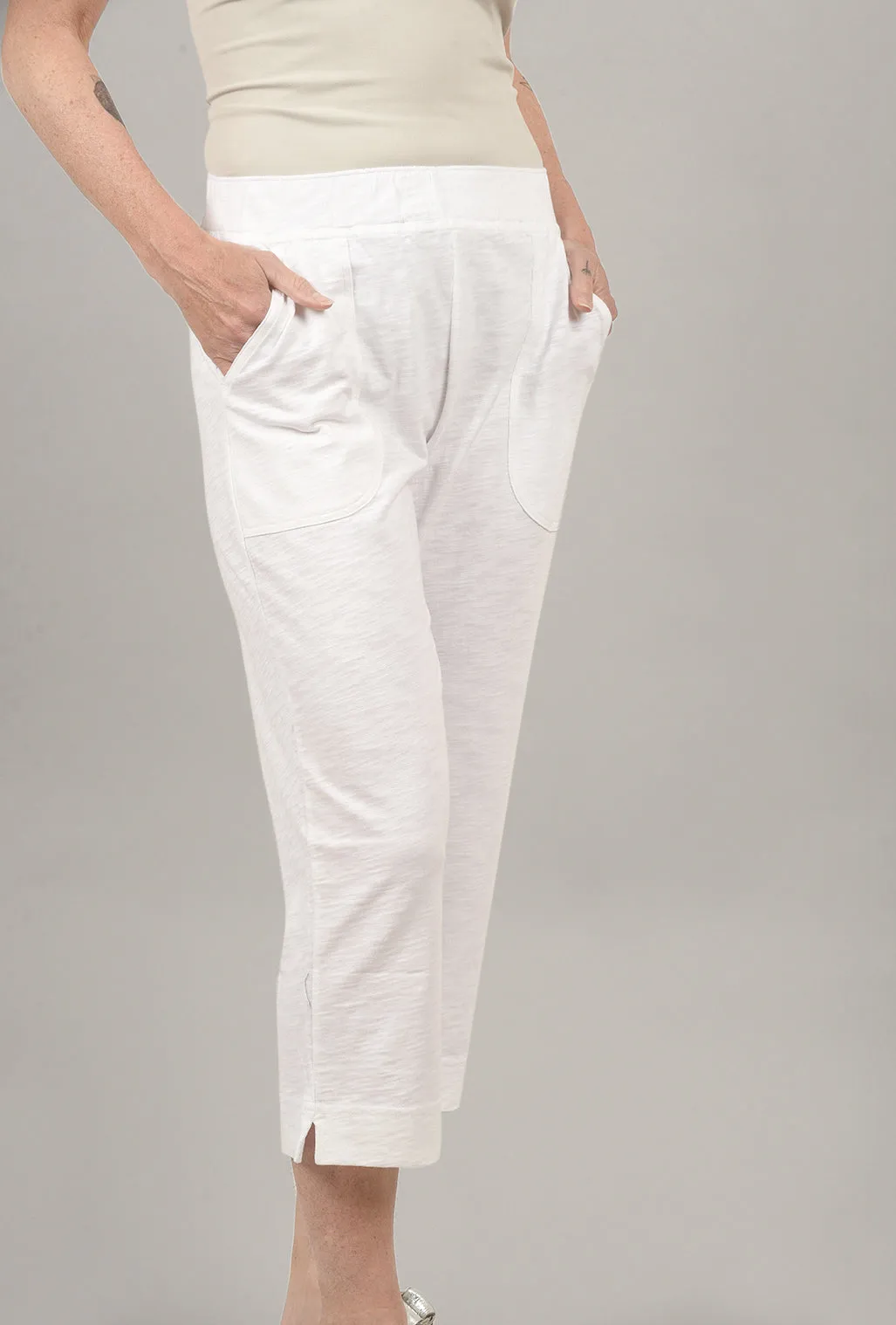 Cotton Slub Pocket Capri, White Stylish Fit