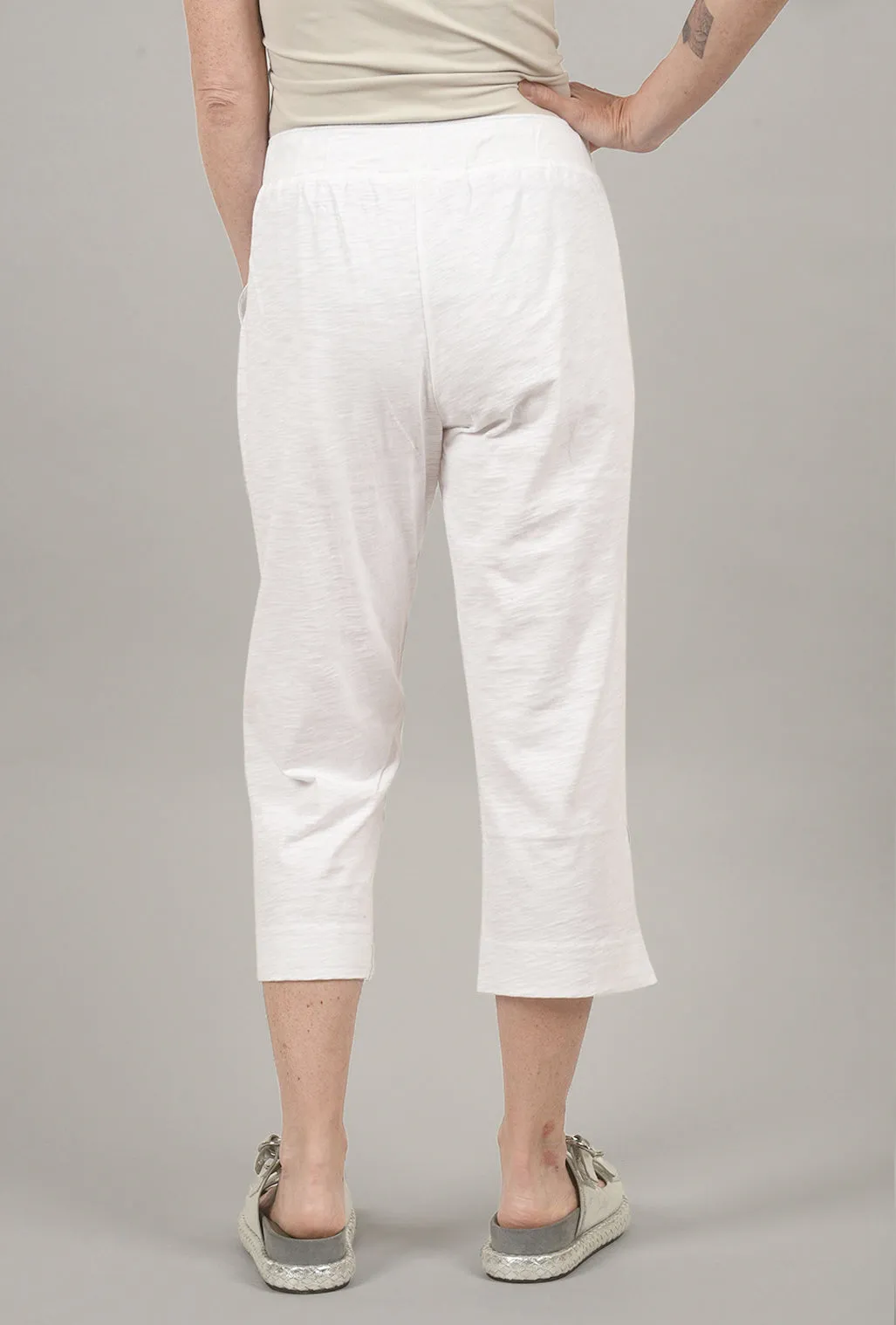 Cotton Slub Pocket Capri, White Stylish Fit