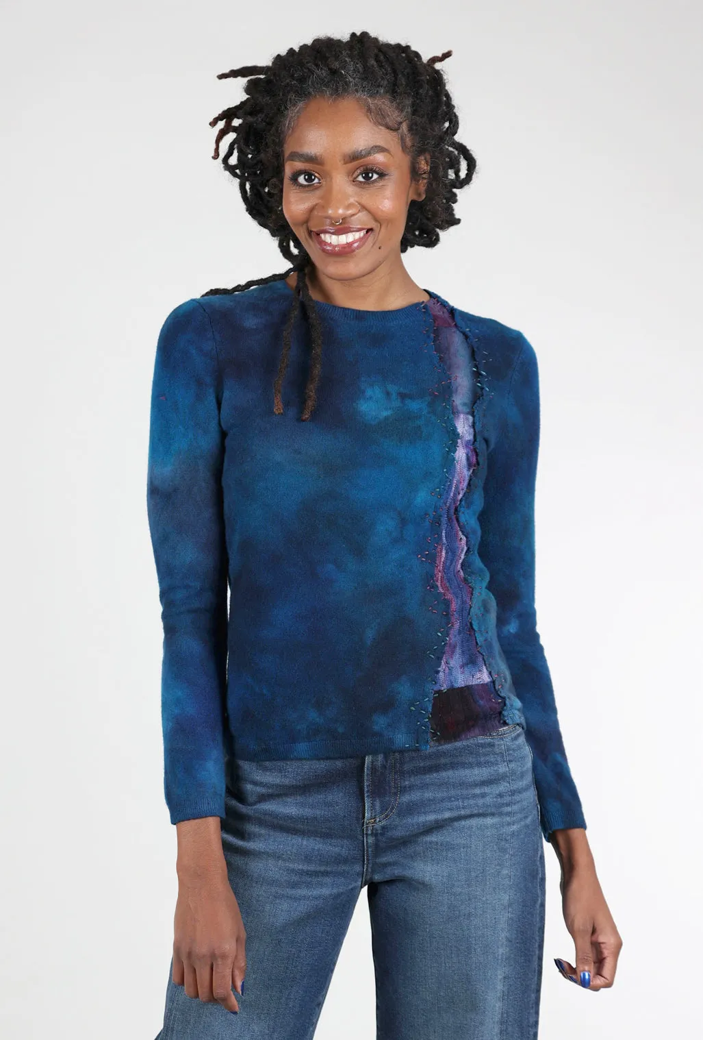 Serpentine Fitted Cashmere Crew, Midnight Timeless knitted jumper Winter-ready fashion piece