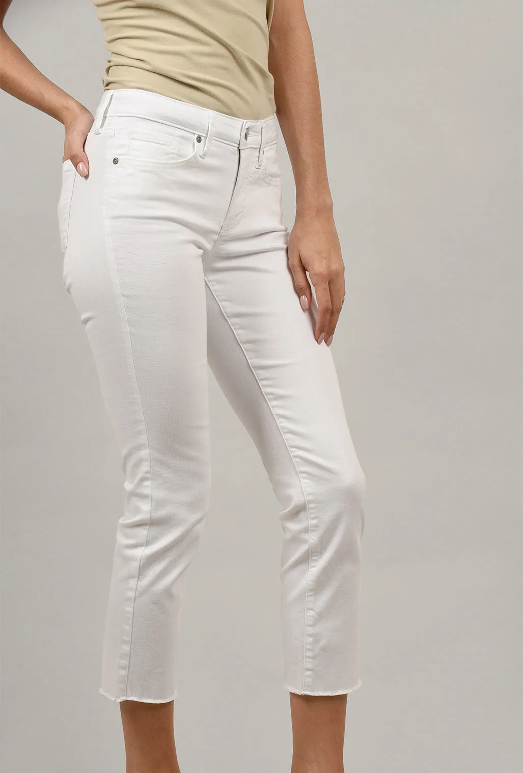Daily Fit Sheri Ankle Fray, Optic White
