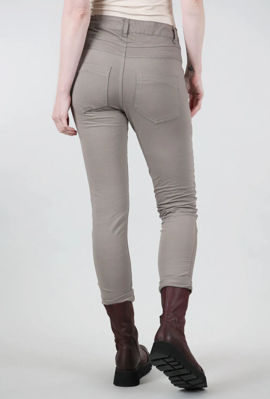 Daily Wear Four-Button F/W Signature Pant, Taupe