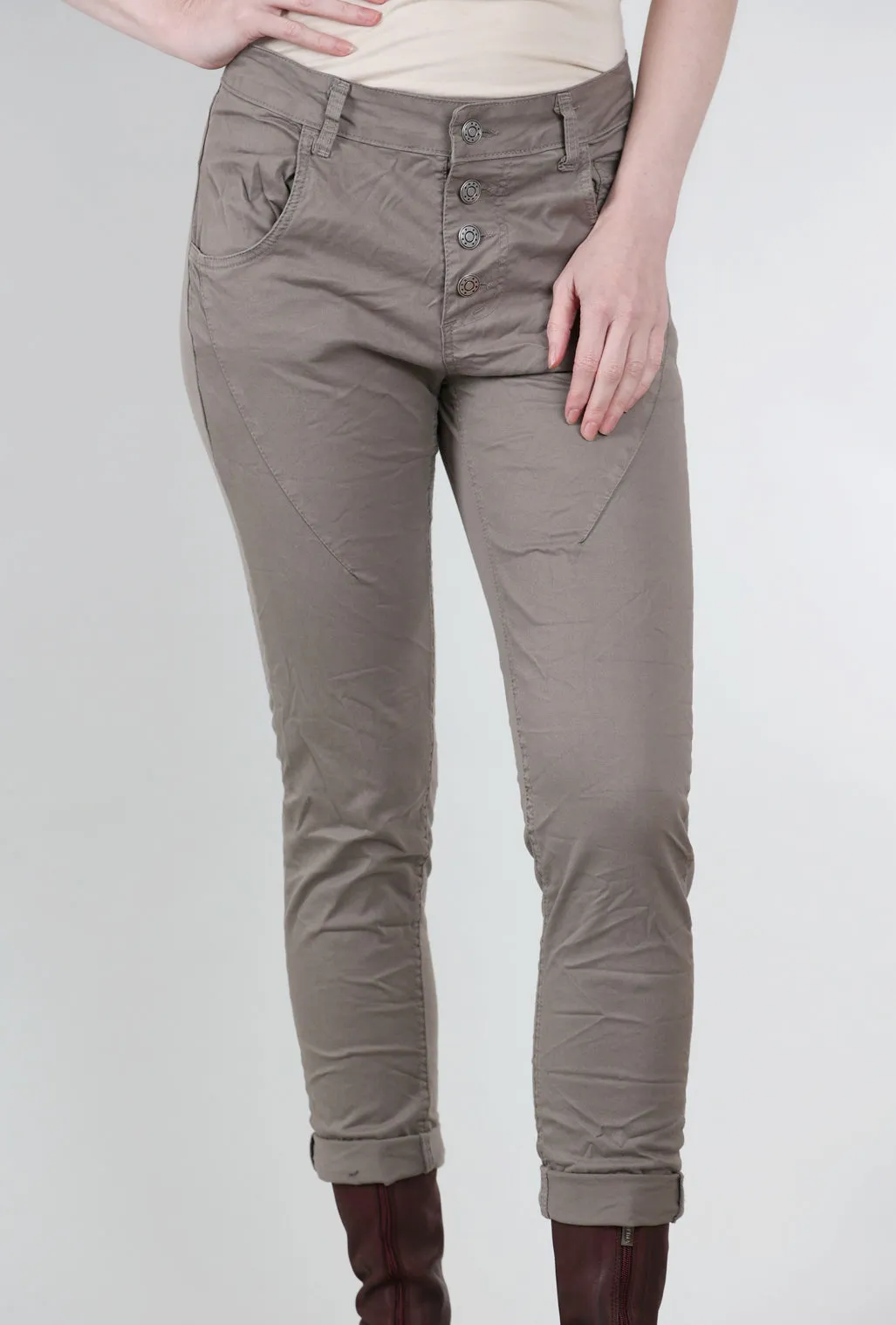 Daily Wear Four-Button F/W Signature Pant, Taupe