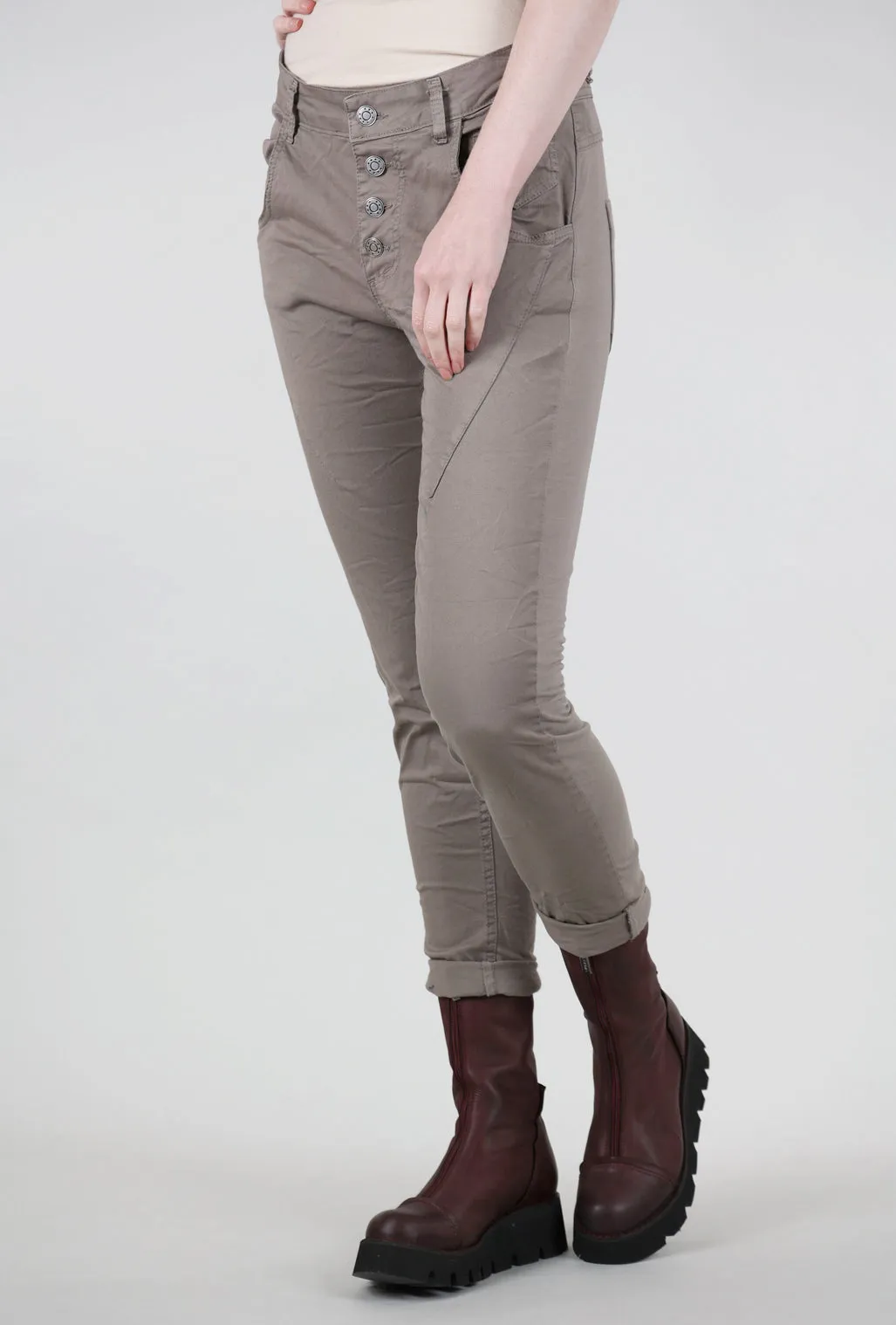 Daily Wear Four-Button F/W Signature Pant, Taupe