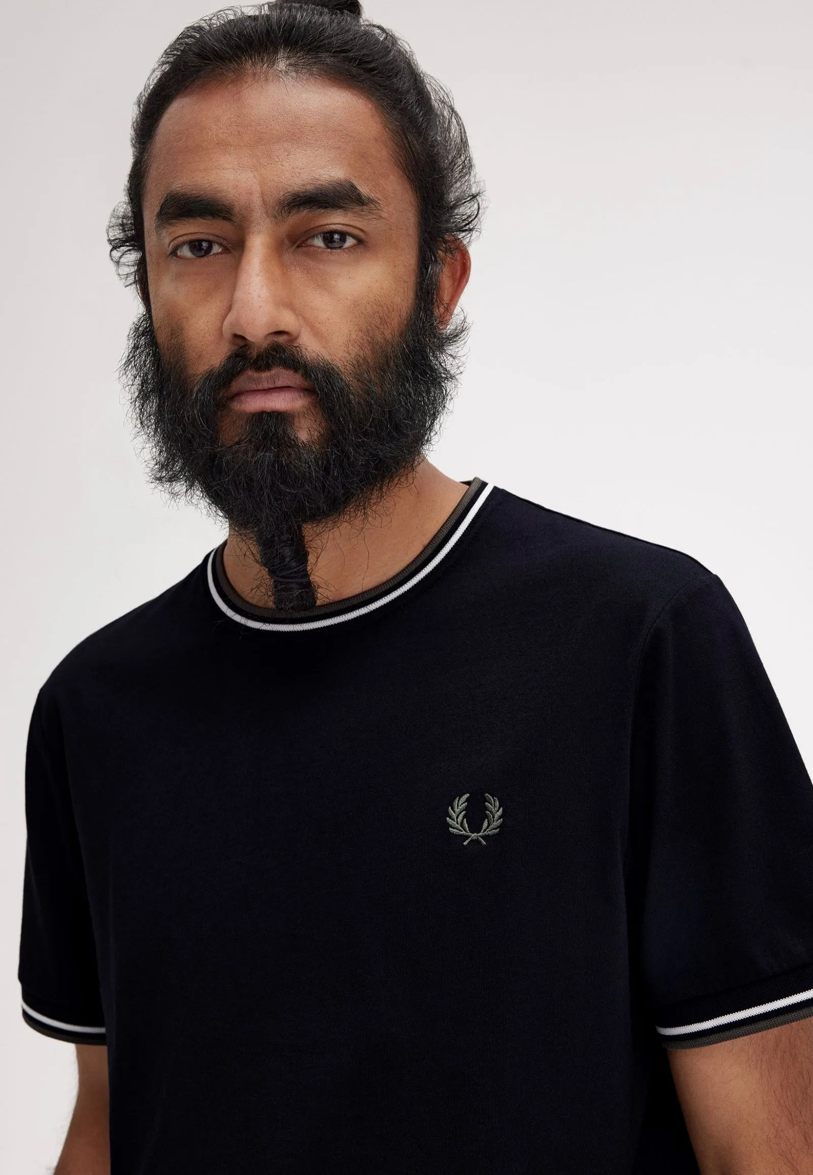 Dainty - delicate Fred Perry - Twin Tipped Black/Ecru/Laurel Wreath Green - T-Shirt