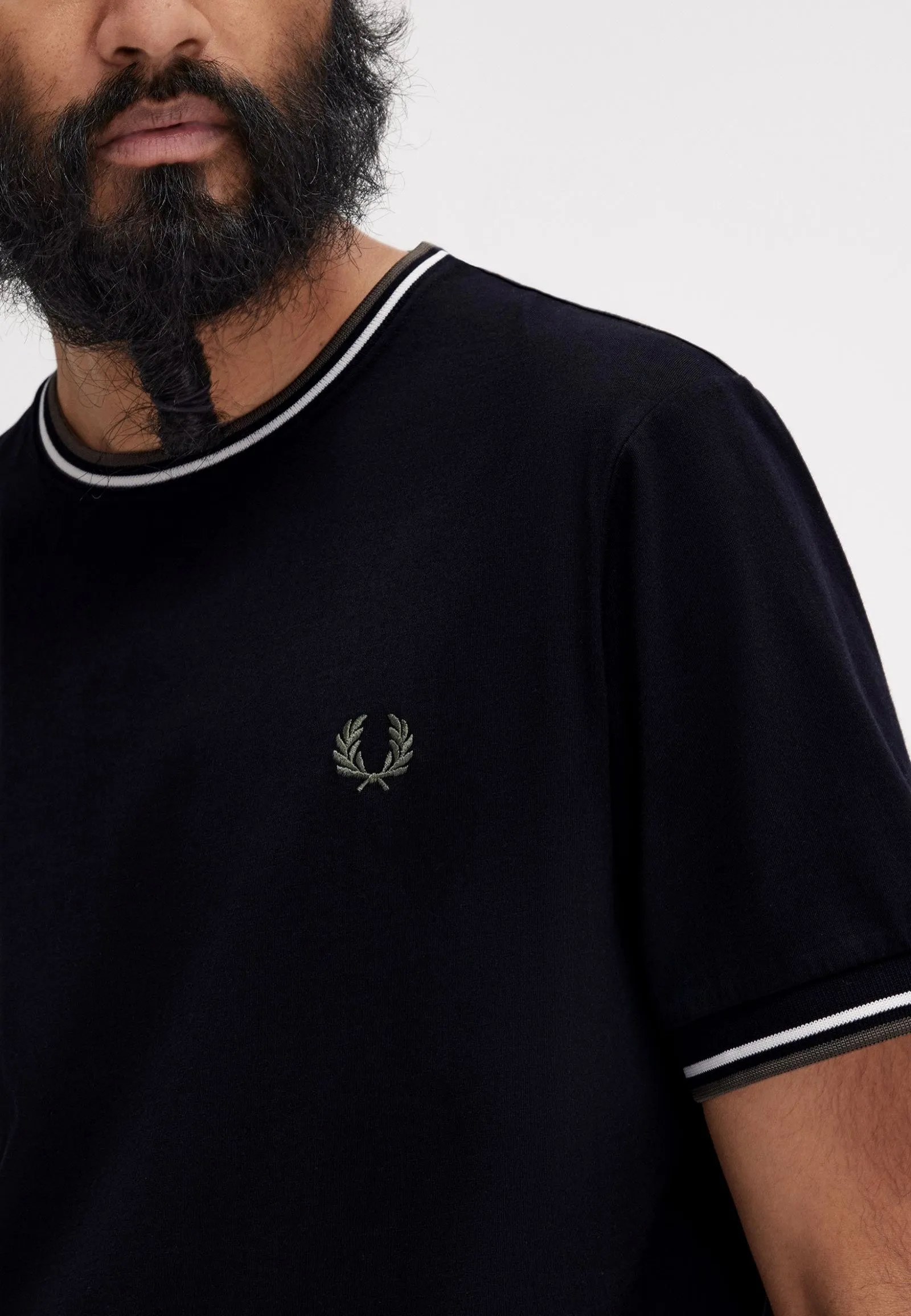Dainty - delicate Fred Perry - Twin Tipped Black/Ecru/Laurel Wreath Green - T-Shirt