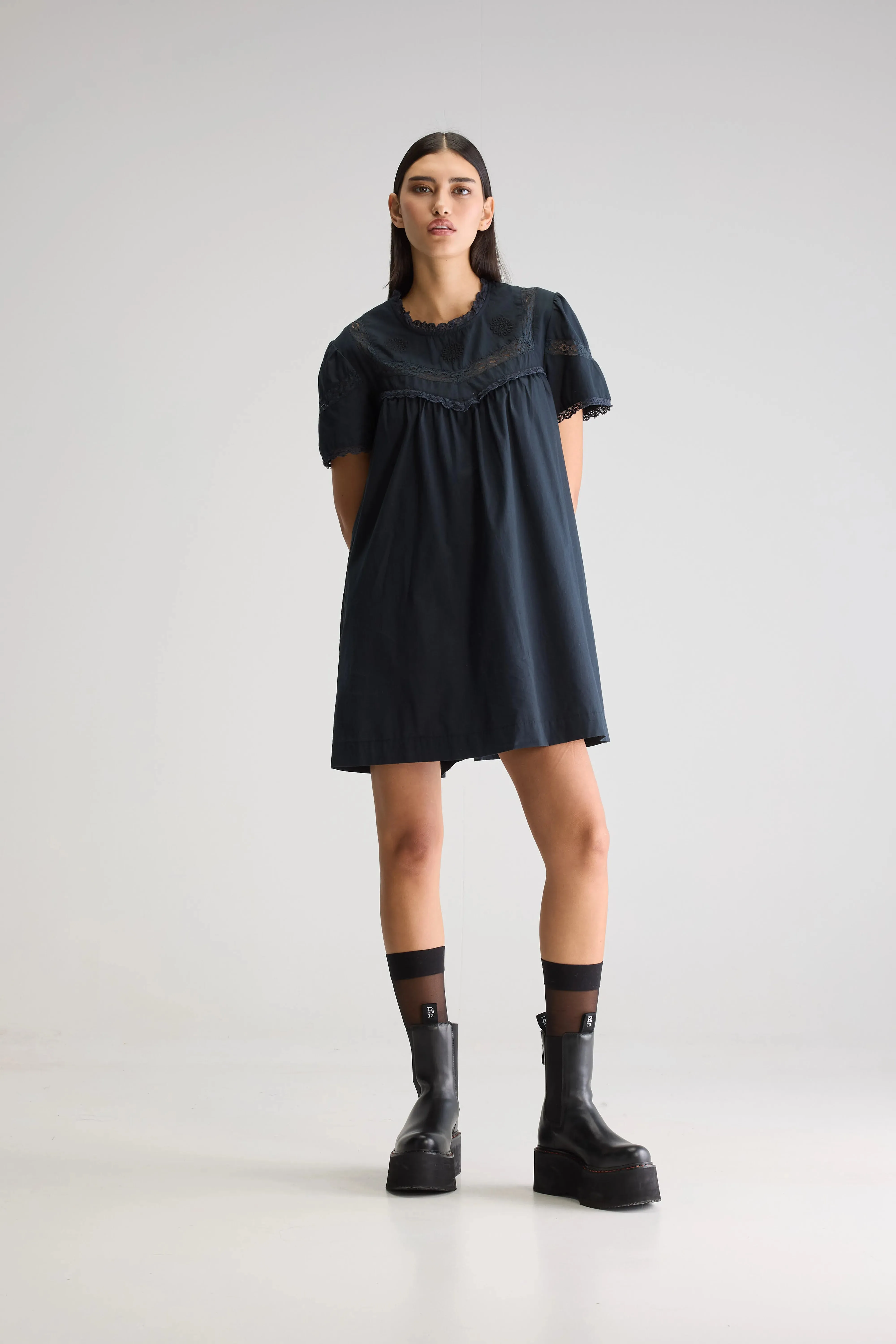 Djerba babydoll dress (251 / W / BLACK BEAUTY) Beaded Fringe