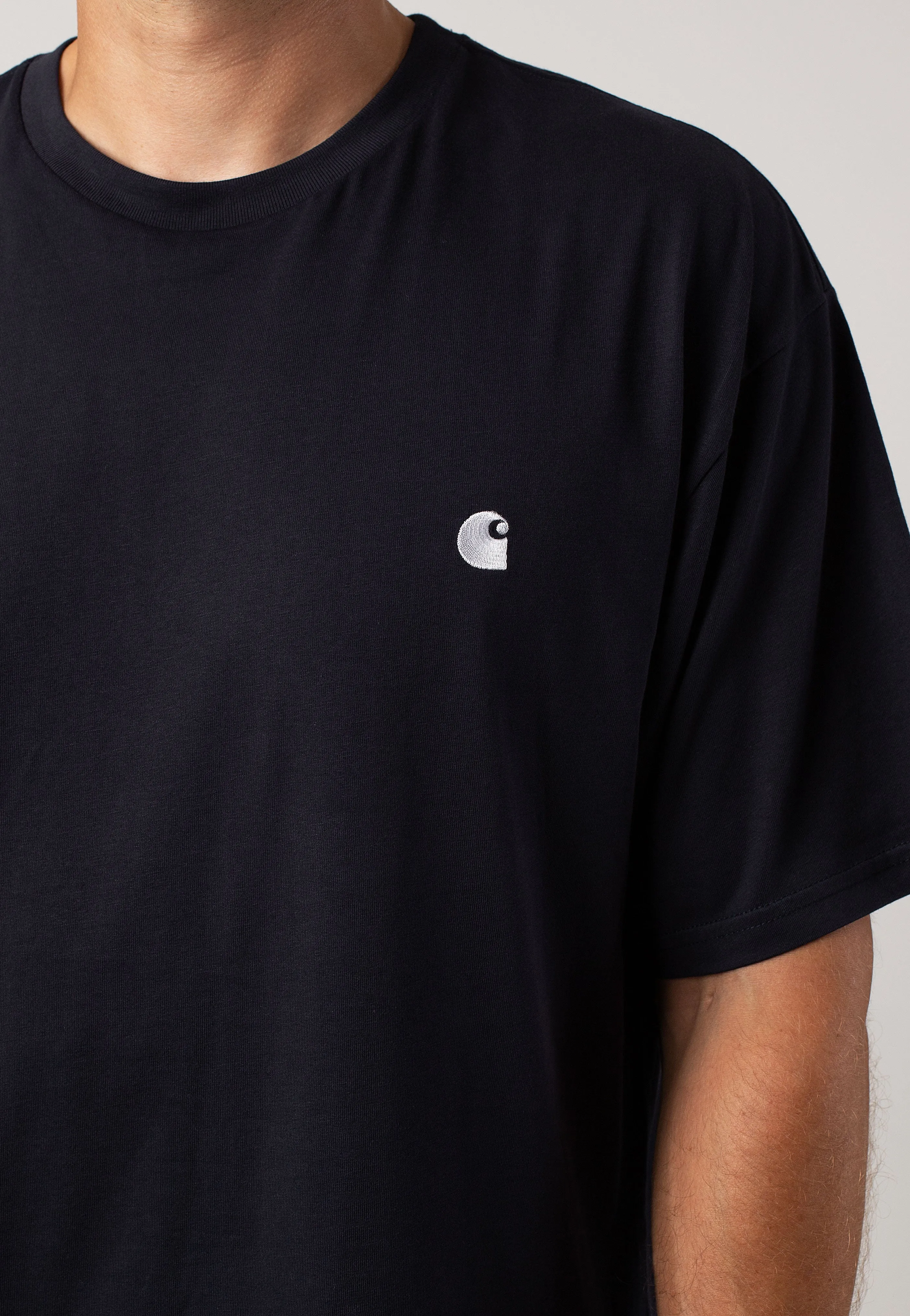 Elegant Appearance Carhartt WIP - Madison Dark Navy / White - T-Shirt