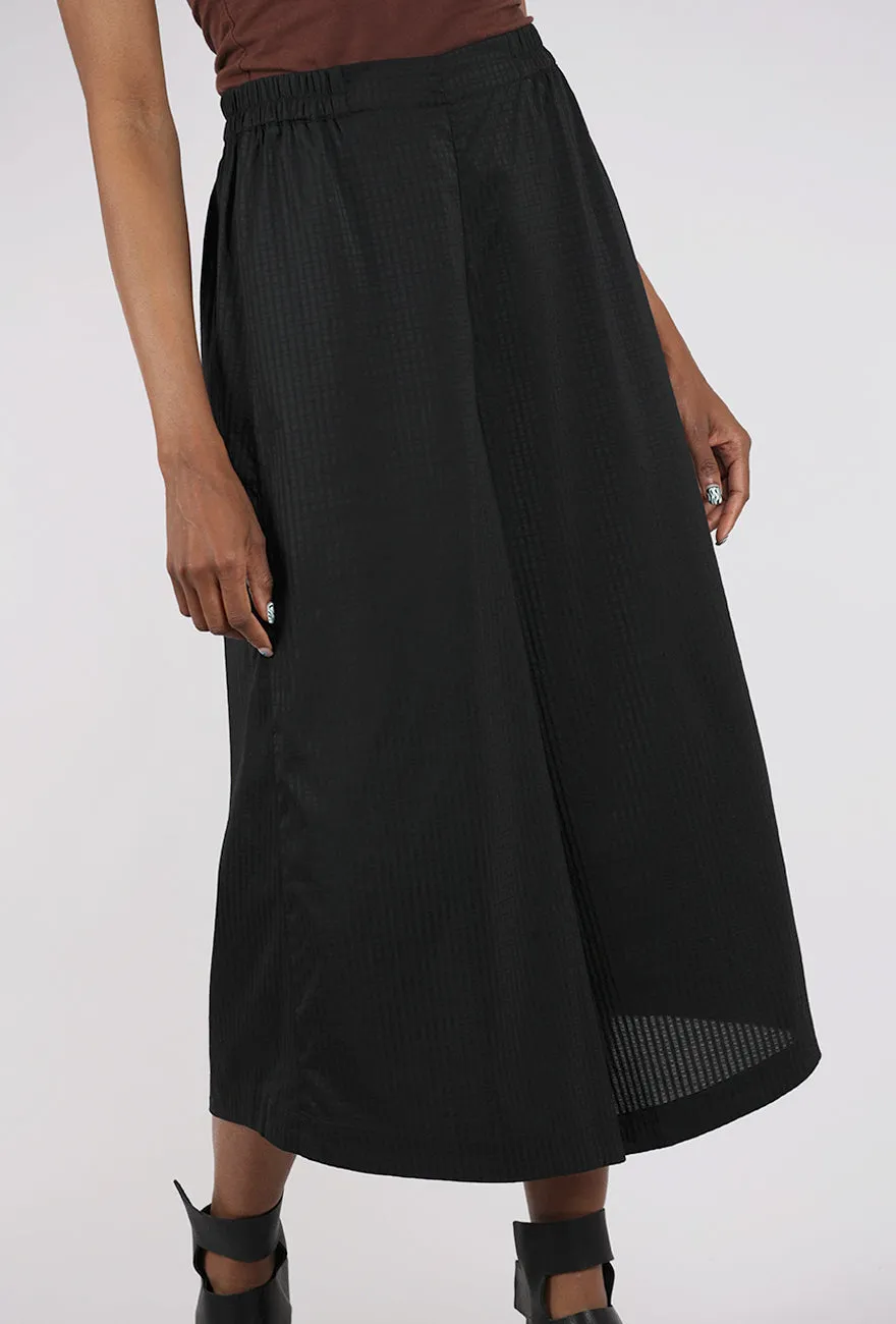 Elegant Fit Seersucker Flared Pants, Black