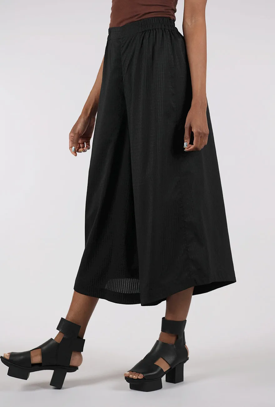 Elegant Fit Seersucker Flared Pants, Black