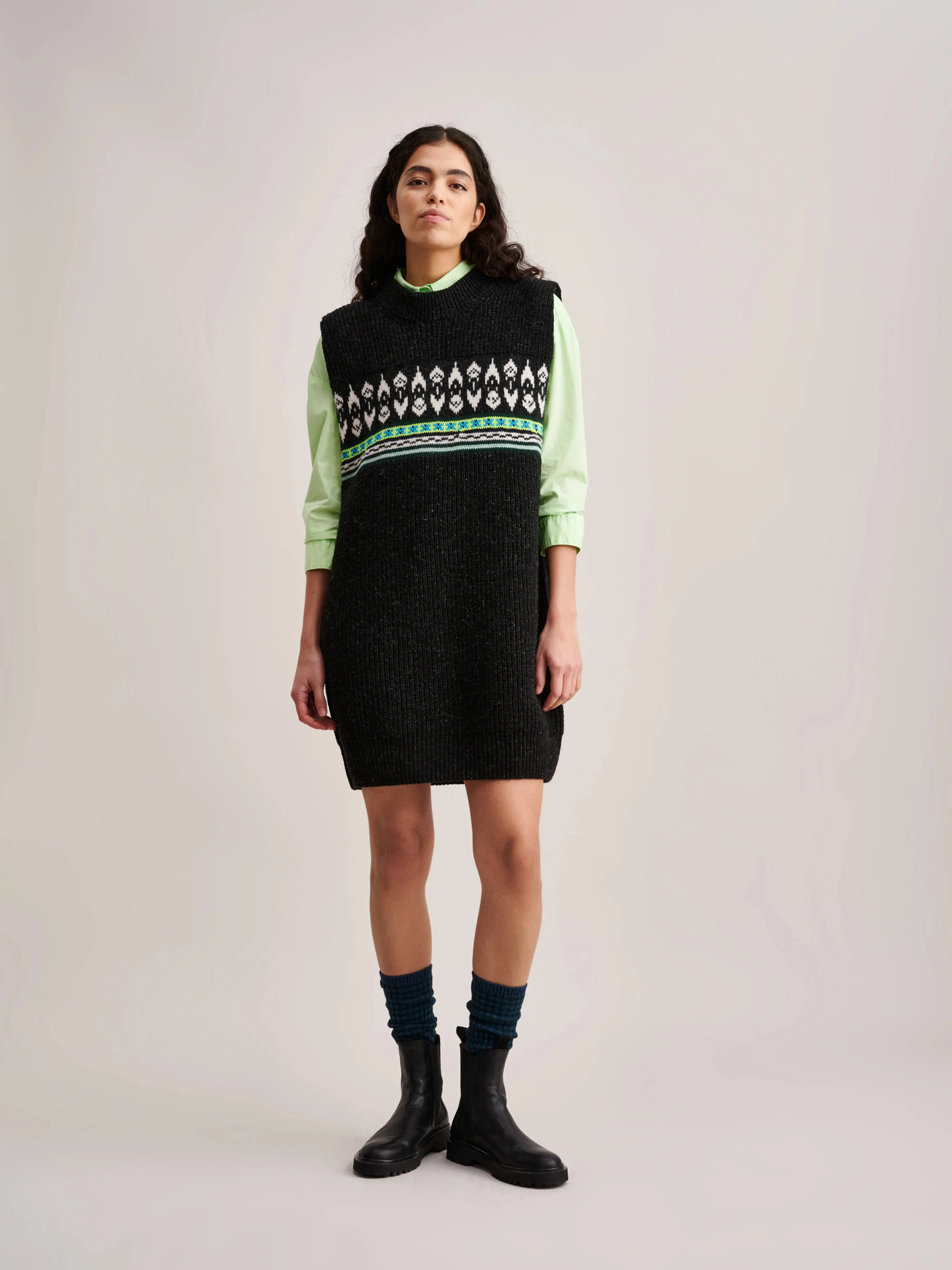 Embroidered Outfit Aiqe Dress (232 / W / BLACK)