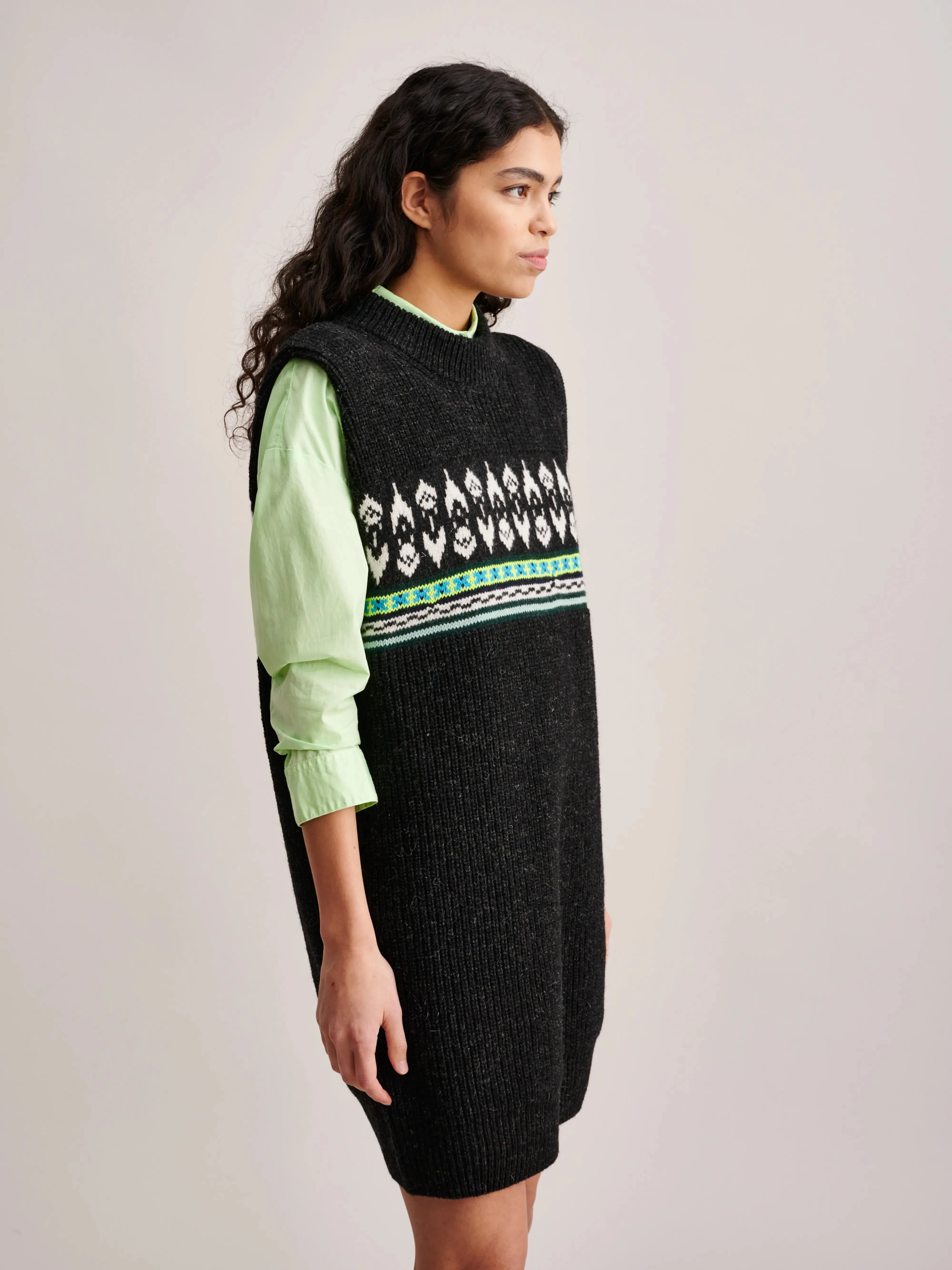 Embroidered Outfit Aiqe Dress (232 / W / BLACK)