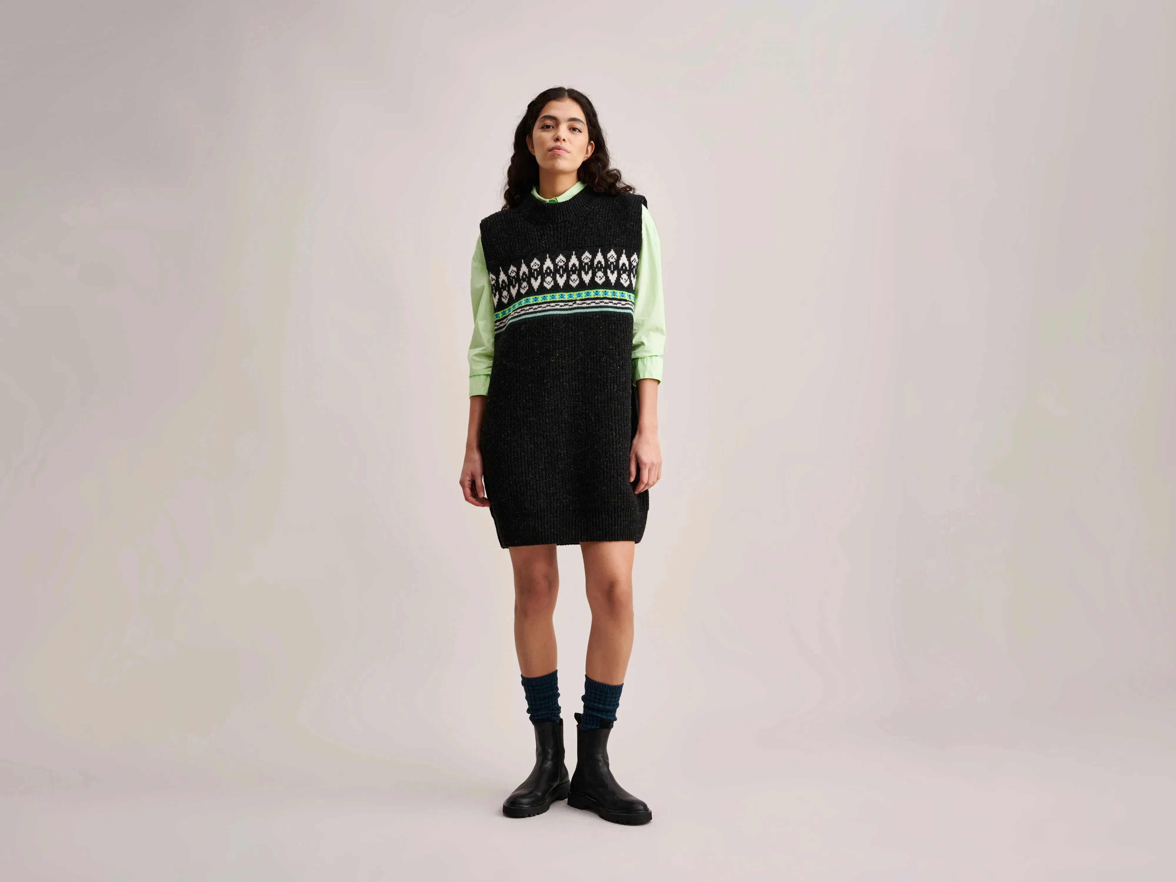 Shiny surface Grace Glow Aiqe Dress (232 / W / BLACK)