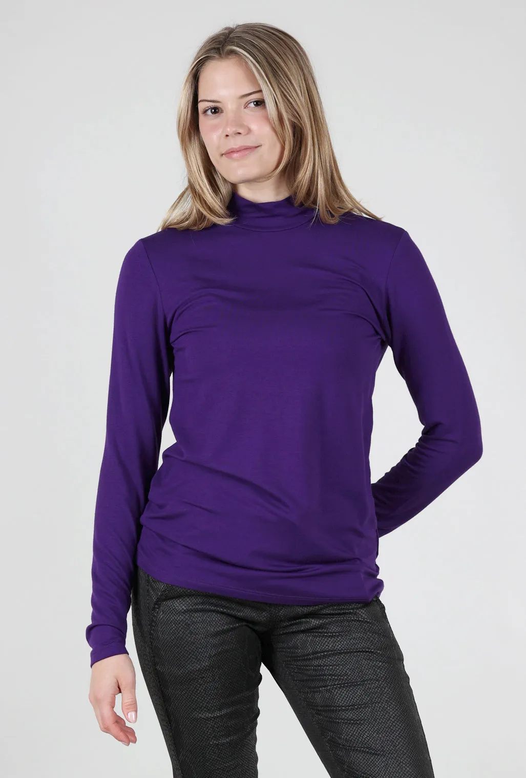 Weekend Outings slim fit Essential Jersey Mock Neck, Violet