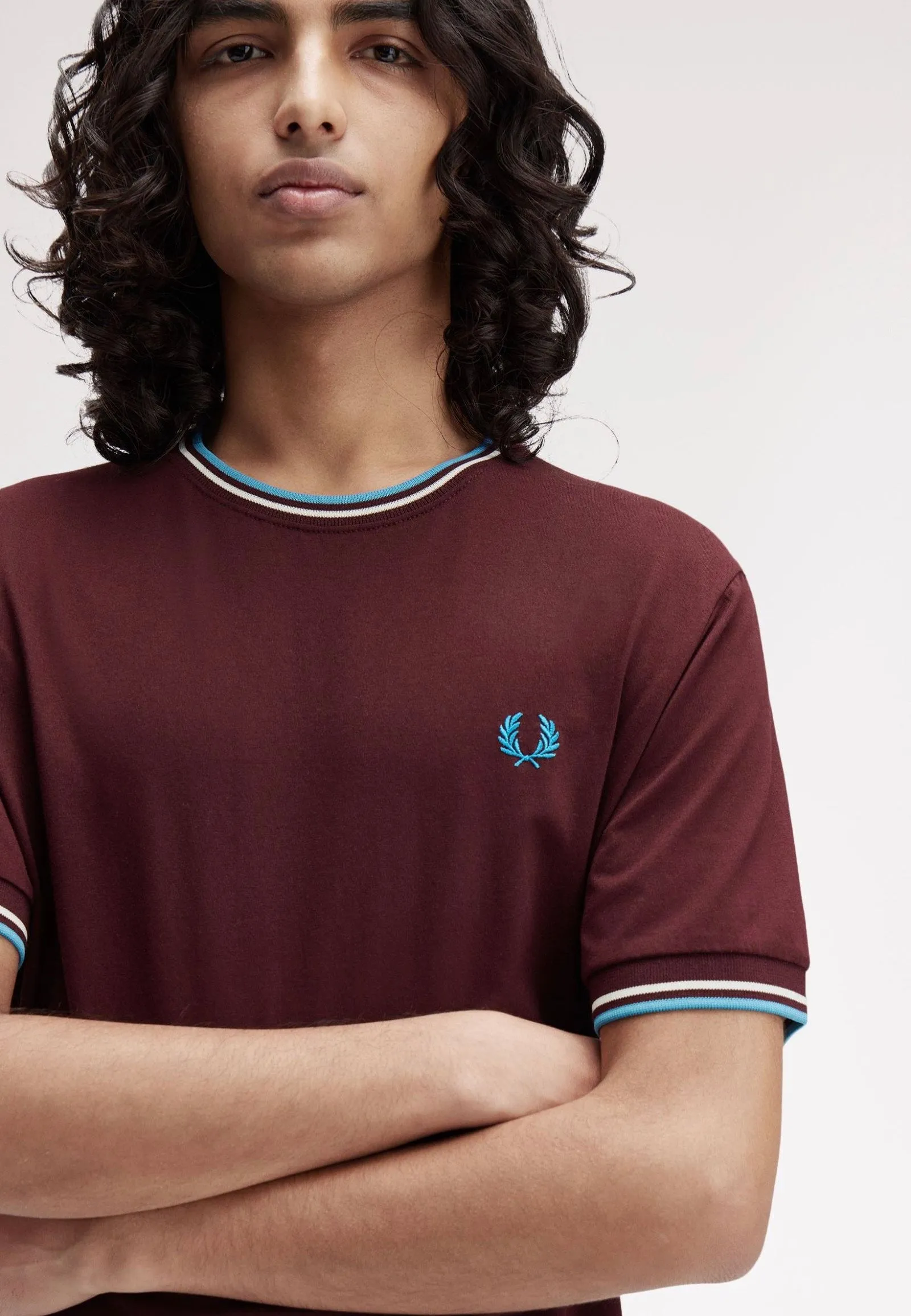Exclusive Design Fred Perry - Twin Tipped Oxblood/Ecru/Court Blue - T-Shirt