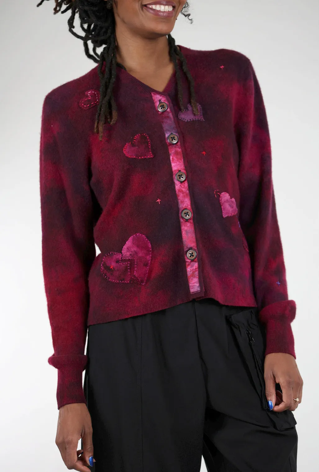 Feint Decon V Cardie, Rouge Quiet Look
