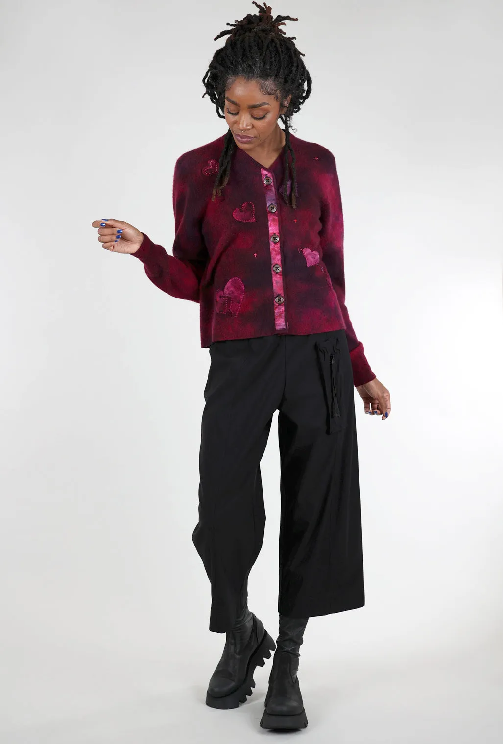 Feint Decon V Cardie, Rouge Quiet Look