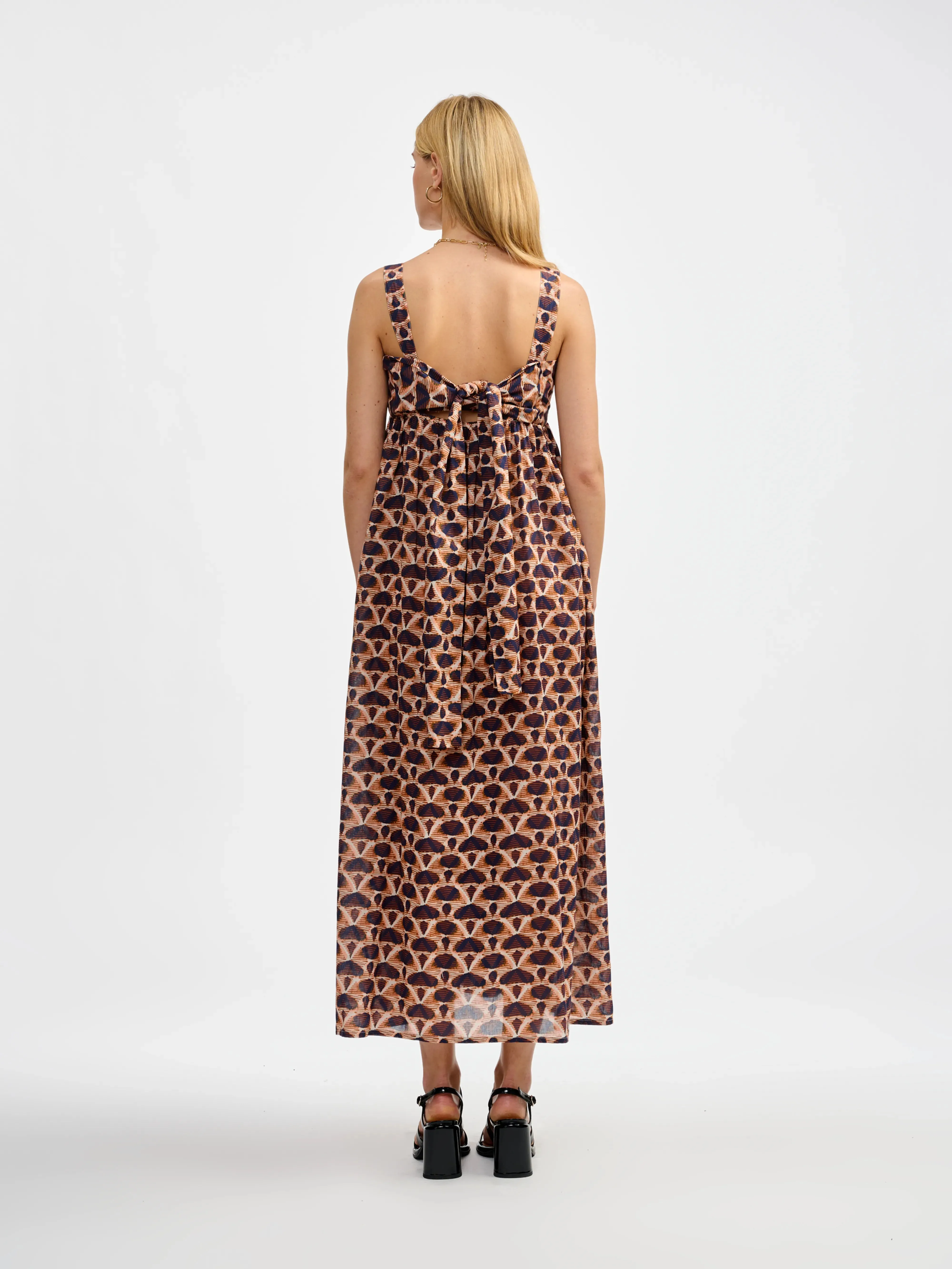 feminine silhouette parma dress (241 / W / DISPLAY F)