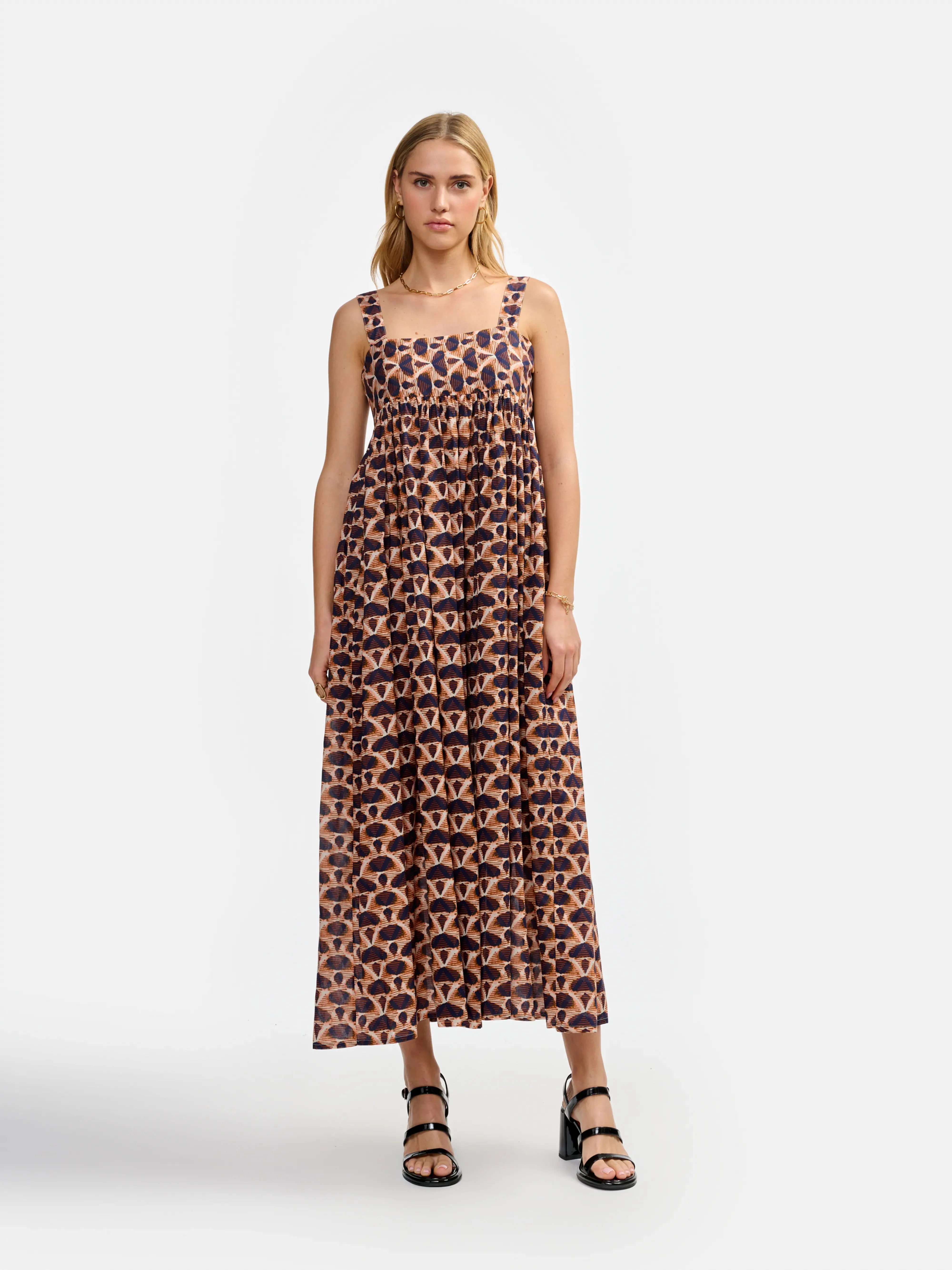 feminine silhouette parma dress (241 / W / DISPLAY F)