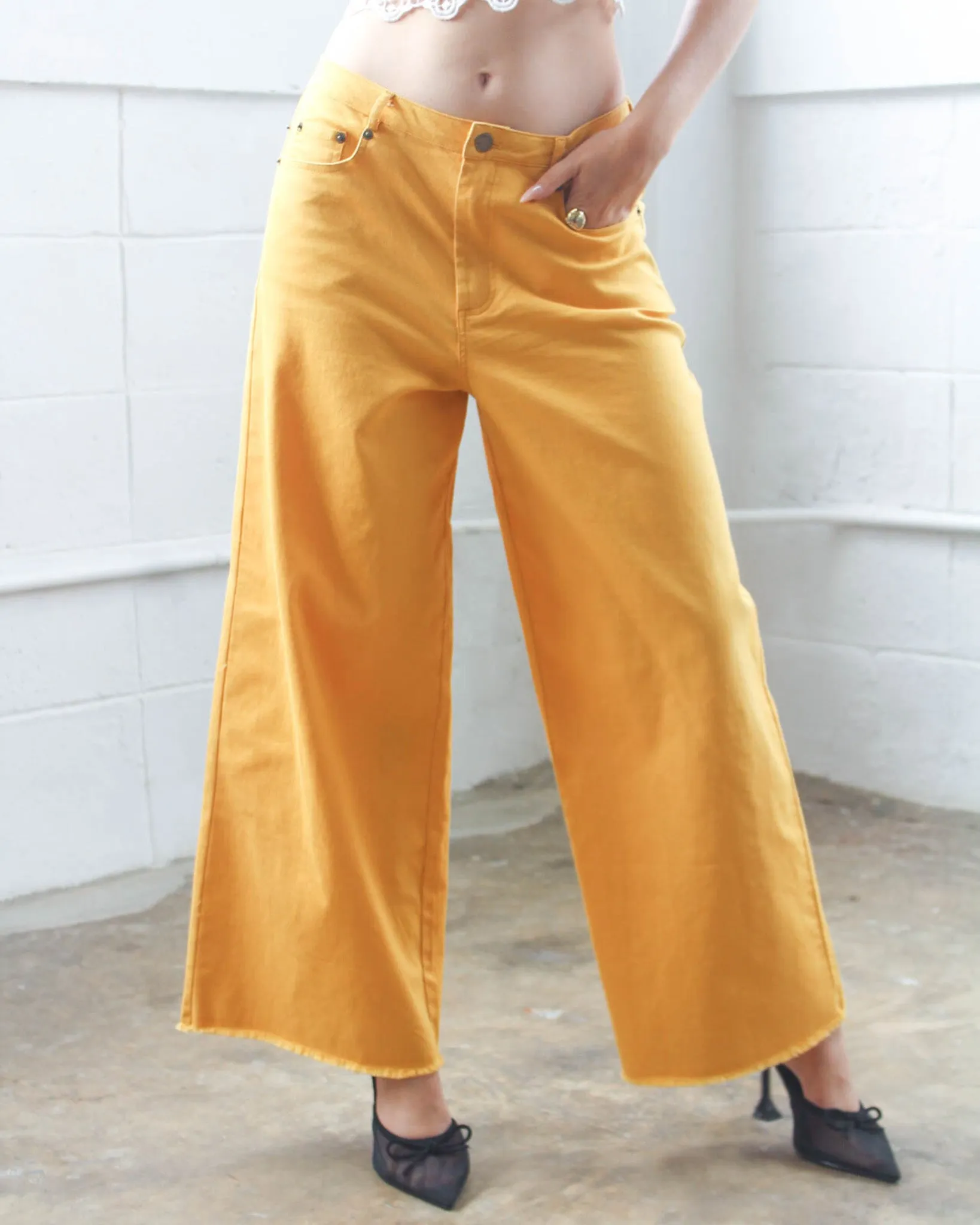Flattering Design Elenia Pant