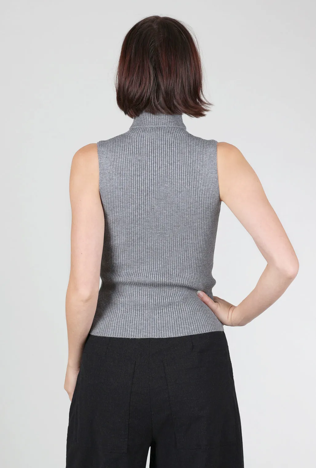Flattering Fit Jennifer S/L Ribbed Mockneck, Charcoal