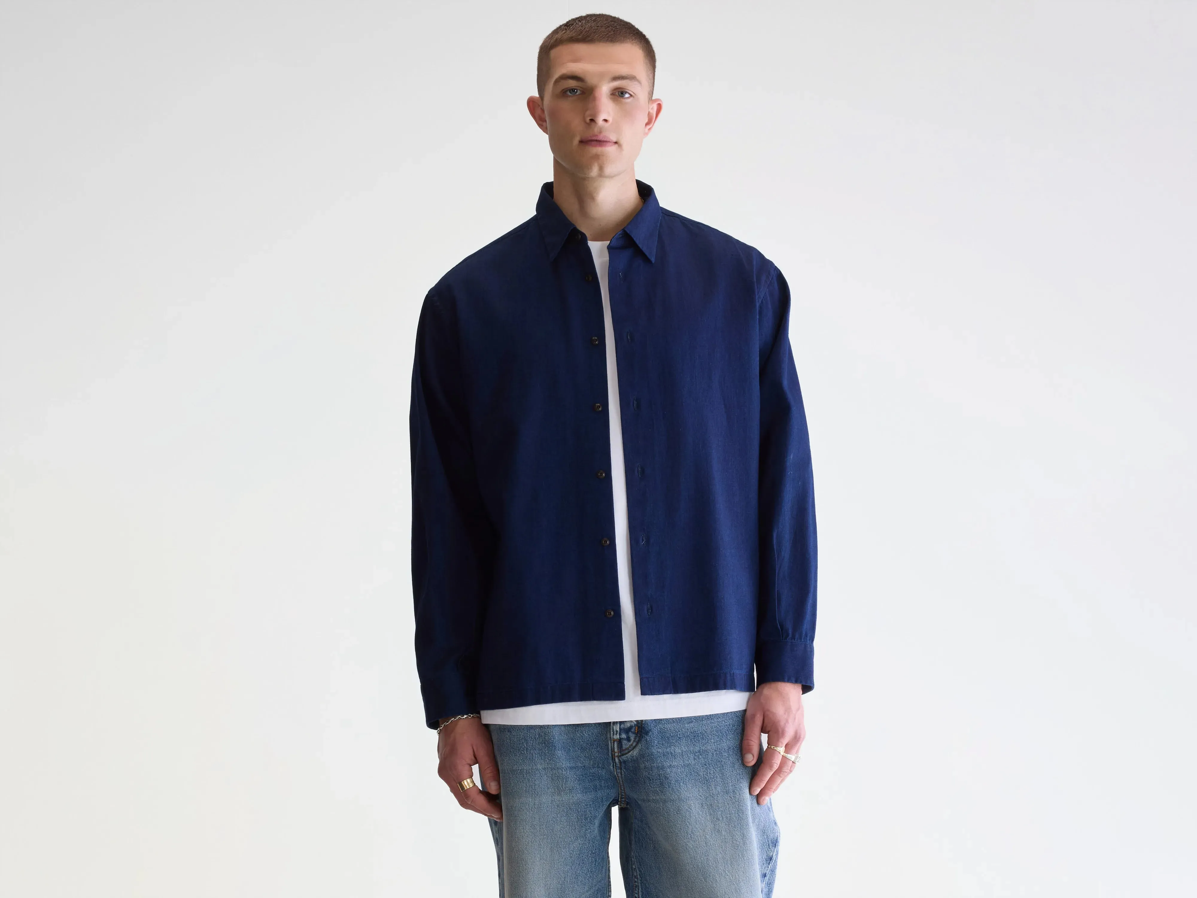 Flip relaxed shirt (252 / M / INDIGO) Relaxed Feel Modern Look