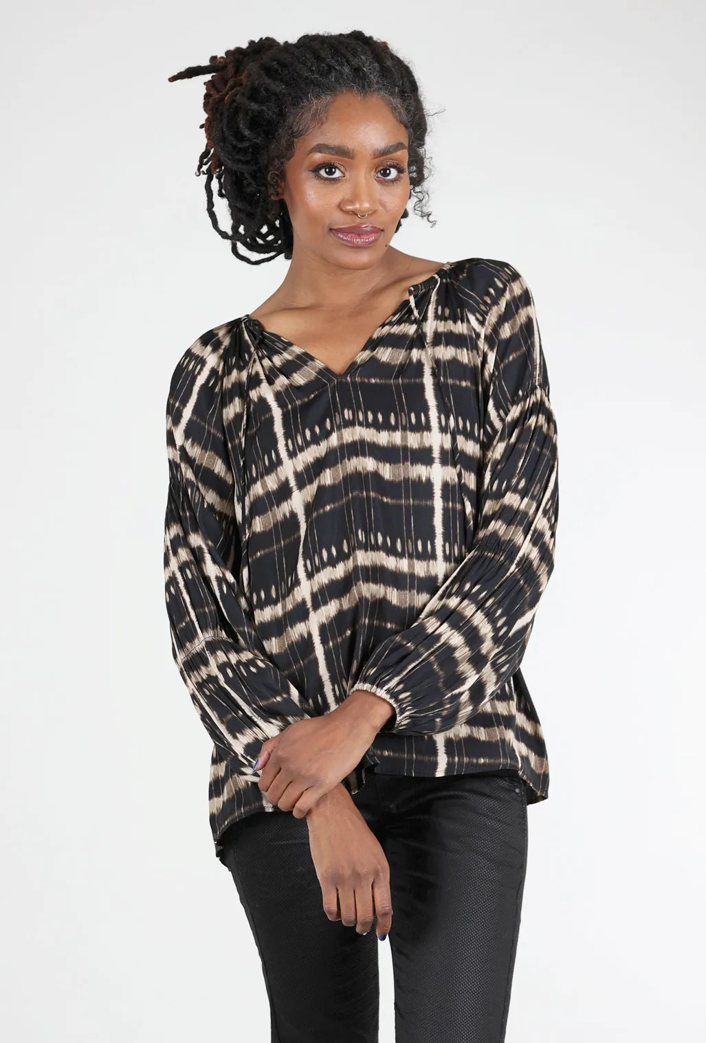 Geometric Design Flowy Print Blouse, Black