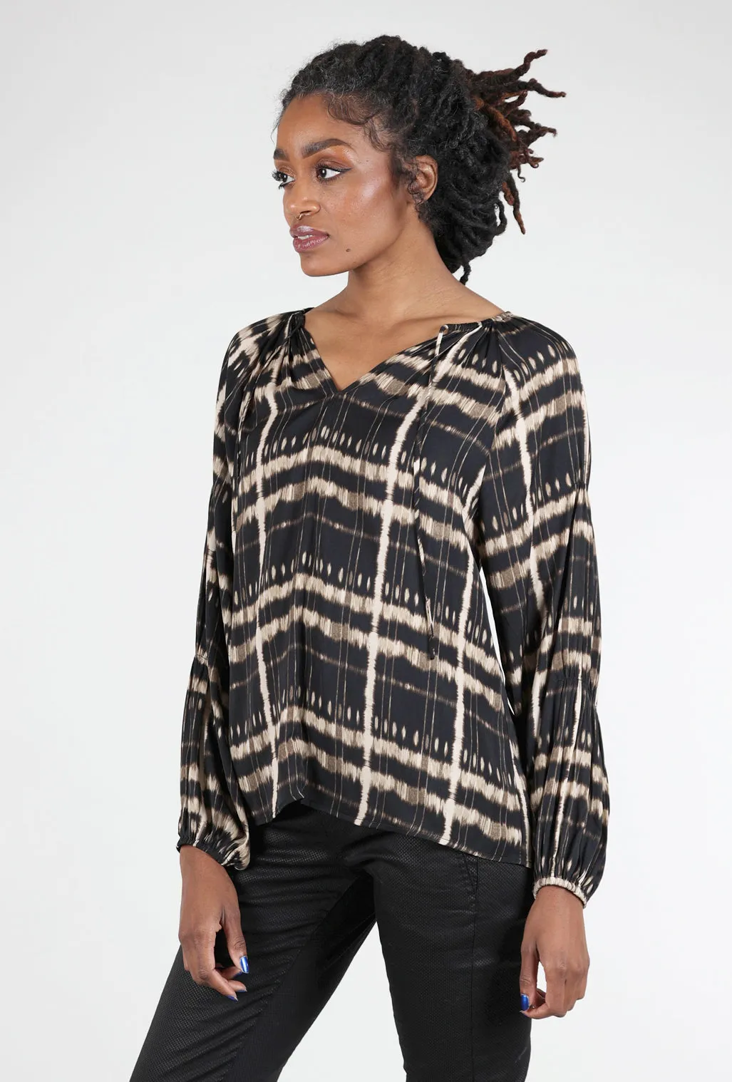 Flowy Print Blouse, Black Comfort Wear